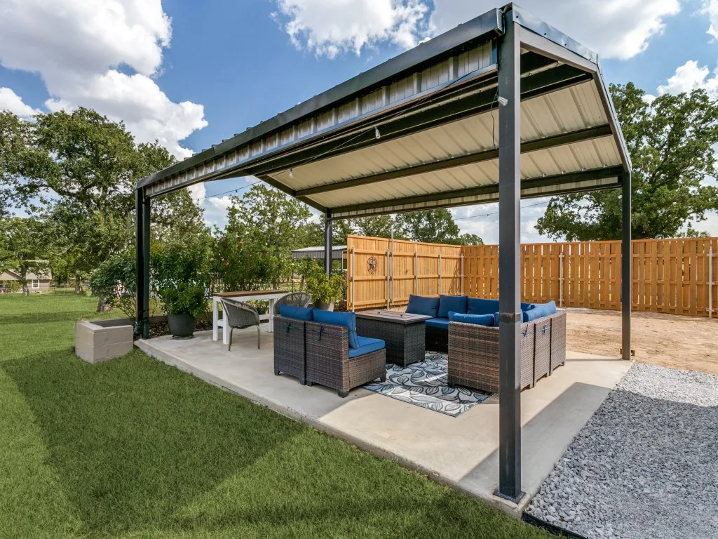 Single Family Residence For Sale in Parker County , 139 Brown Lane, Poolville, Texas 76487, 3 Bedroom, 2 Bathroom, 1 Garage spaces, 1,512 Sqft, built in 2021, mls#21387275, Real Estate Agent in Poolville, Homes For Sale in Parker county, Homes For Sale in Poolville, Realtor in Poolville Texas, Real Estate Brokerage Independent Realty Texas, Luminita Cordes Realtor