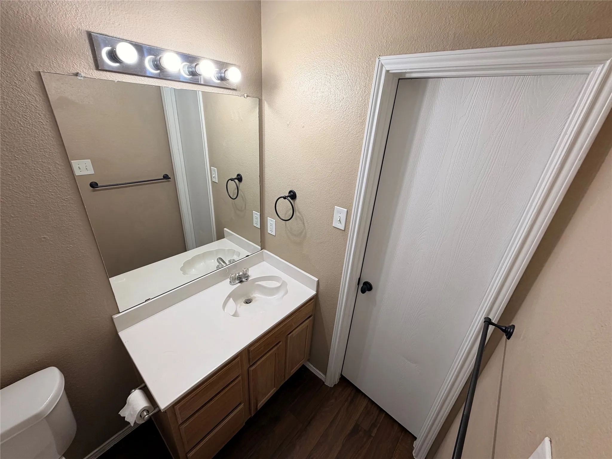 Single Family Residence For Rent in Tarrant County , 10504 Aransas Drive, Fort Worth, Texas 76131, 3 Bedroom, 2 Bathroom, 2 Garage spaces, 1,287 Sqft, built in 2002, mls#21390504, Real Estate Agent in Fort Worth, Homes For Rent in Tarrant county, Homes For Rent in Fort Worth, Realtor in Fort Worth Texas, Real Estate Brokerage Independent Realty Texas, Luminita Cordes Realtor