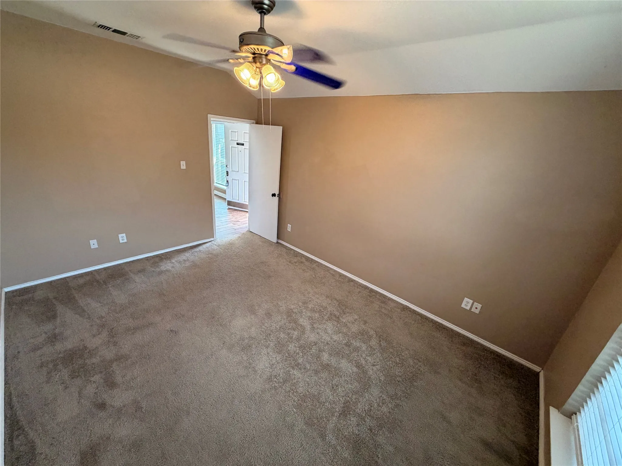 Single Family Residence For Rent in Tarrant County , 10504 Aransas Drive, Fort Worth, Texas 76131, 3 Bedroom, 2 Bathroom, 2 Garage spaces, 1,287 Sqft, built in 2002, mls#21390504, Real Estate Agent in Fort Worth, Homes For Rent in Tarrant county, Homes For Rent in Fort Worth, Realtor in Fort Worth Texas, Real Estate Brokerage Independent Realty Texas, Luminita Cordes Realtor