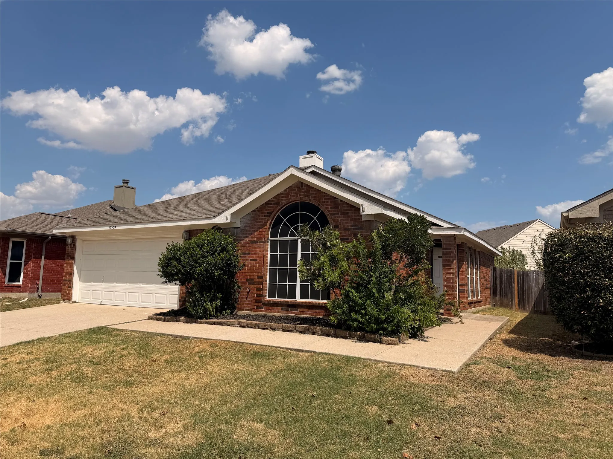 Single Family Residence For Rent in Tarrant County , 10504 Aransas Drive, Fort Worth, Texas 76131, 3 Bedroom, 2 Bathroom, 2 Garage spaces, 1,287 Sqft, built in 2002, mls#21390504, Real Estate Agent in Fort Worth, Homes For Rent in Tarrant county, Homes For Rent in Fort Worth, Realtor in Fort Worth Texas, Real Estate Brokerage Independent Realty Texas, Luminita Cordes Realtor