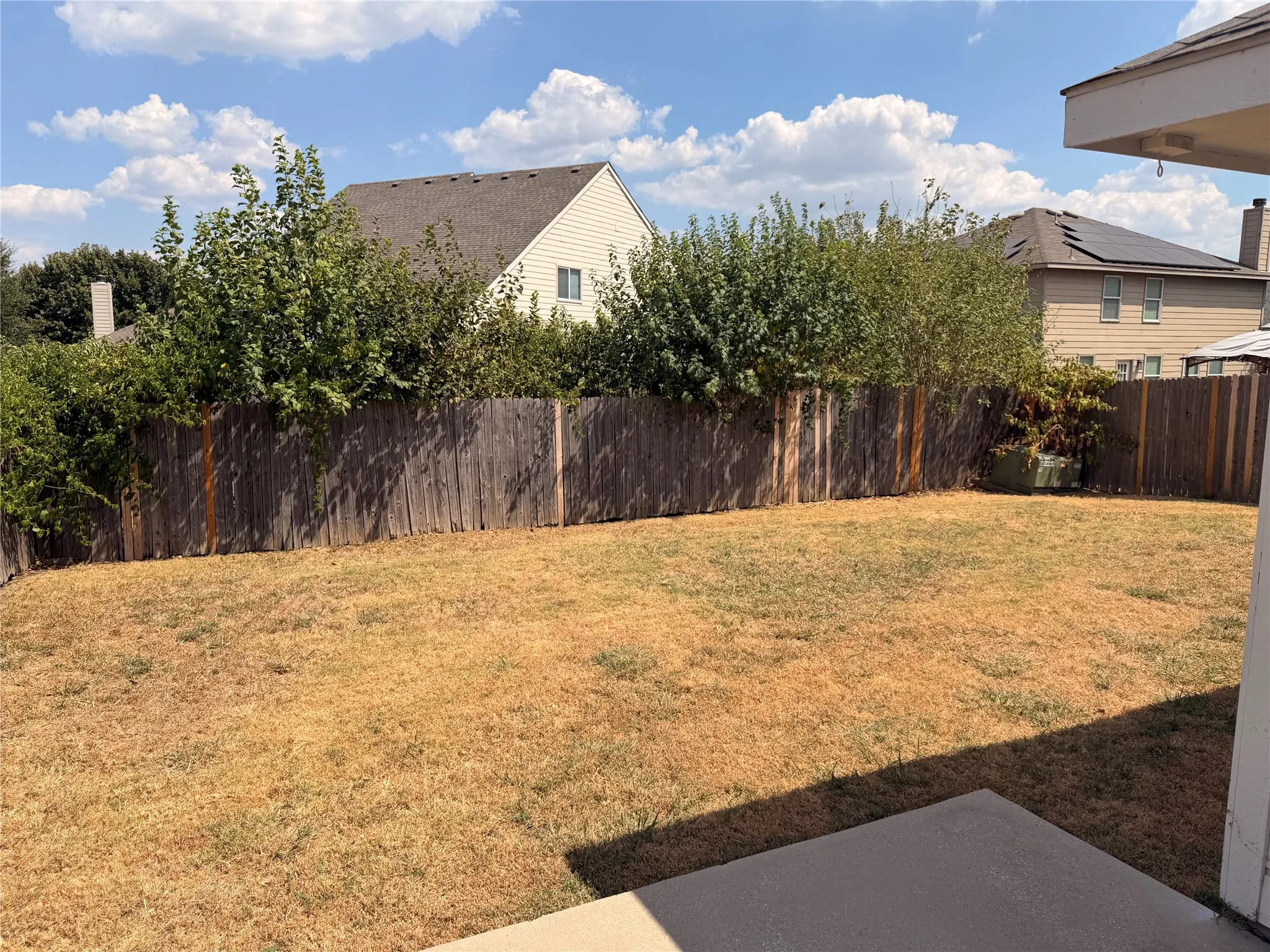 Single Family Residence For Rent in Tarrant County , 10504 Aransas Drive, Fort Worth, Texas 76131, 3 Bedroom, 2 Bathroom, 2 Garage spaces, 1,287 Sqft, built in 2002, mls#21390504, Real Estate Agent in Fort Worth, Homes For Rent in Tarrant county, Homes For Rent in Fort Worth, Realtor in Fort Worth Texas, Real Estate Brokerage Independent Realty Texas, Luminita Cordes Realtor