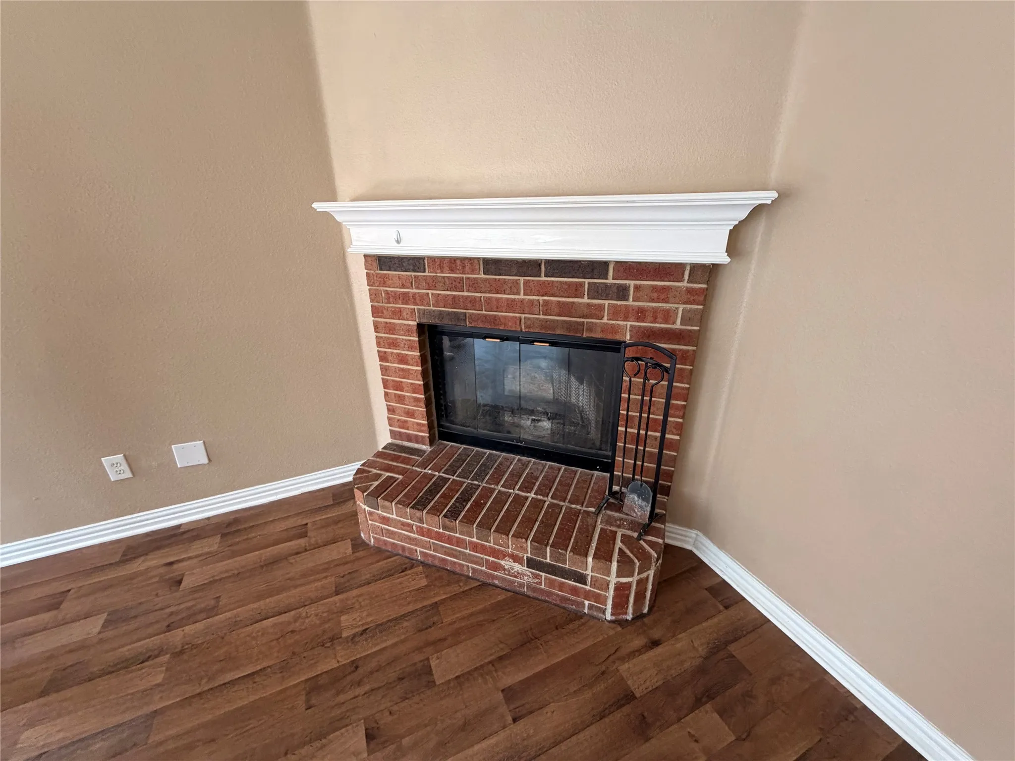 Single Family Residence For Rent in Tarrant County , 10504 Aransas Drive, Fort Worth, Texas 76131, 3 Bedroom, 2 Bathroom, 2 Garage spaces, 1,287 Sqft, built in 2002, mls#21390504, Real Estate Agent in Fort Worth, Homes For Rent in Tarrant county, Homes For Rent in Fort Worth, Realtor in Fort Worth Texas, Real Estate Brokerage Independent Realty Texas, Luminita Cordes Realtor