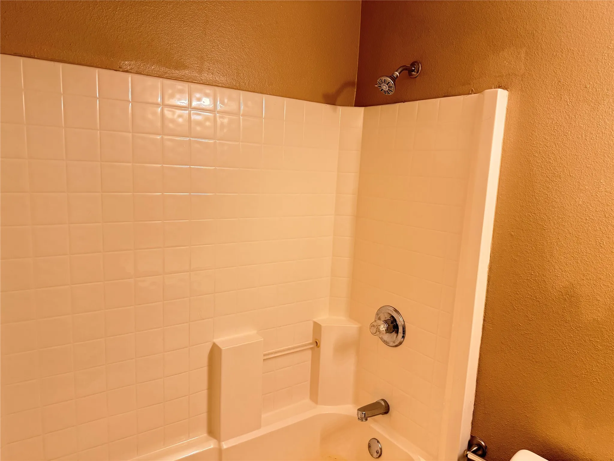 Single Family Residence For Rent in Tarrant County , 10504 Aransas Drive, Fort Worth, Texas 76131, 3 Bedroom, 2 Bathroom, 2 Garage spaces, 1,287 Sqft, built in 2002, mls#21390504, Real Estate Agent in Fort Worth, Homes For Rent in Tarrant county, Homes For Rent in Fort Worth, Realtor in Fort Worth Texas, Real Estate Brokerage Independent Realty Texas, Luminita Cordes Realtor