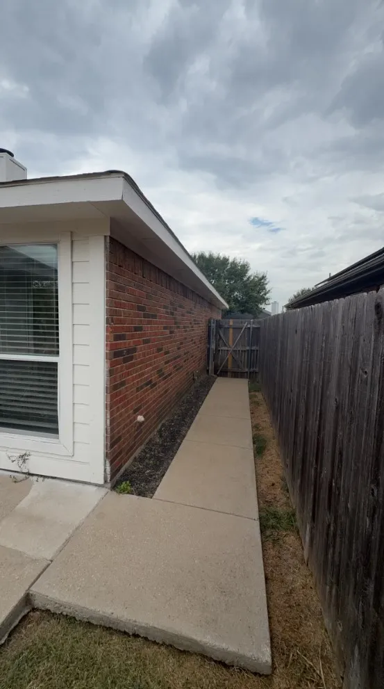 Single Family Residence For Rent in Tarrant County , 10504 Aransas Drive, Fort Worth, Texas 76131, 3 Bedroom, 2 Bathroom, 2 Garage spaces, 1,287 Sqft, built in 2002, mls#21390504, Real Estate Agent in Fort Worth, Homes For Rent in Tarrant county, Homes For Rent in Fort Worth, Realtor in Fort Worth Texas, Real Estate Brokerage Independent Realty Texas, Luminita Cordes Realtor