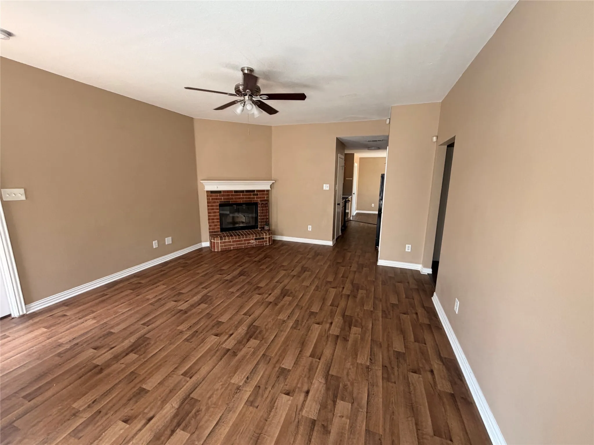 Single Family Residence For Rent in Tarrant County , 10504 Aransas Drive, Fort Worth, Texas 76131, 3 Bedroom, 2 Bathroom, 2 Garage spaces, 1,287 Sqft, built in 2002, mls#21390504, Real Estate Agent in Fort Worth, Homes For Rent in Tarrant county, Homes For Rent in Fort Worth, Realtor in Fort Worth Texas, Real Estate Brokerage Independent Realty Texas, Luminita Cordes Realtor