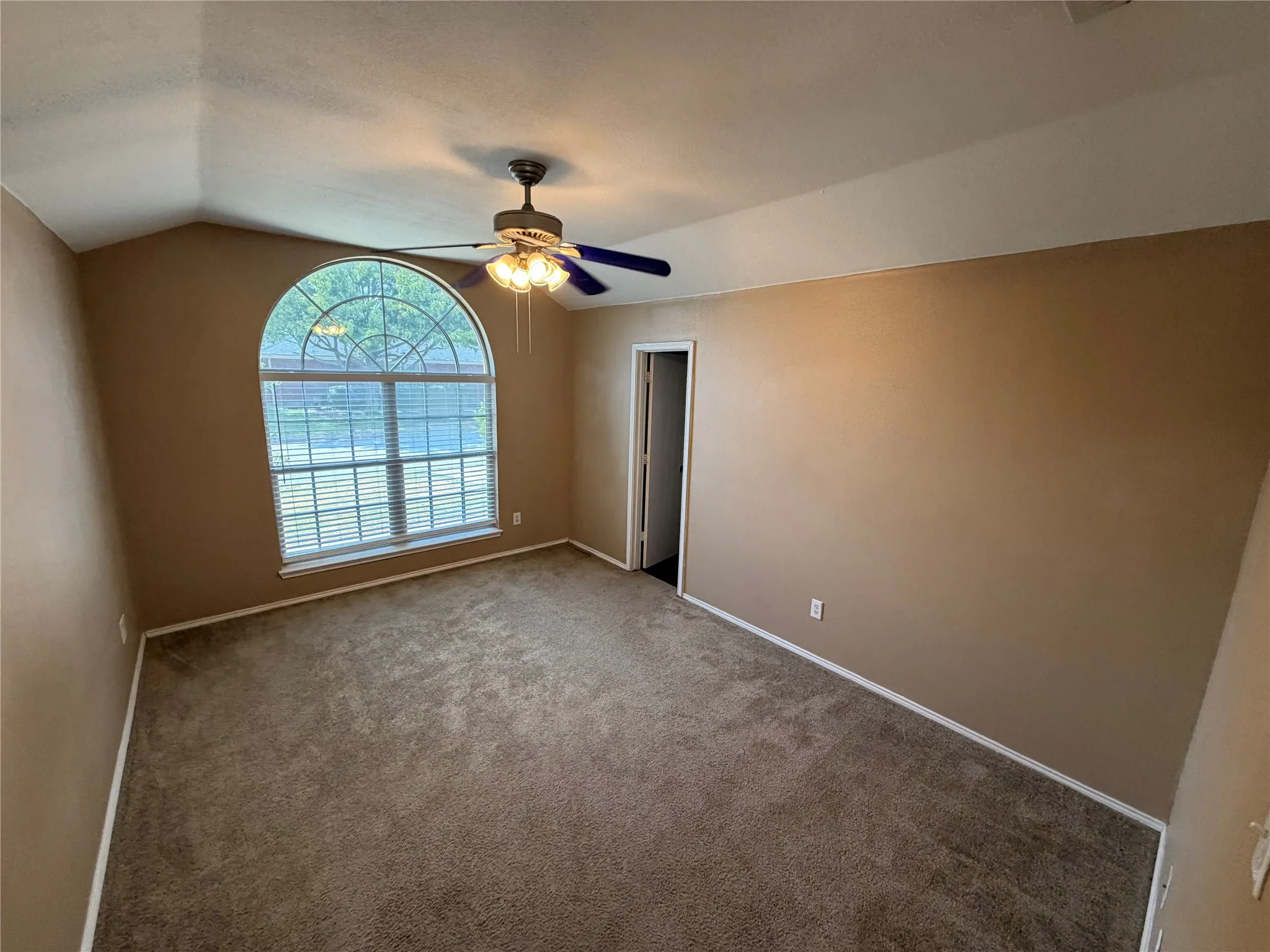 Single Family Residence For Rent in Tarrant County , 10504 Aransas Drive, Fort Worth, Texas 76131, 3 Bedroom, 2 Bathroom, 2 Garage spaces, 1,287 Sqft, built in 2002, mls#21390504, Real Estate Agent in Fort Worth, Homes For Rent in Tarrant county, Homes For Rent in Fort Worth, Realtor in Fort Worth Texas, Real Estate Brokerage Independent Realty Texas, Luminita Cordes Realtor