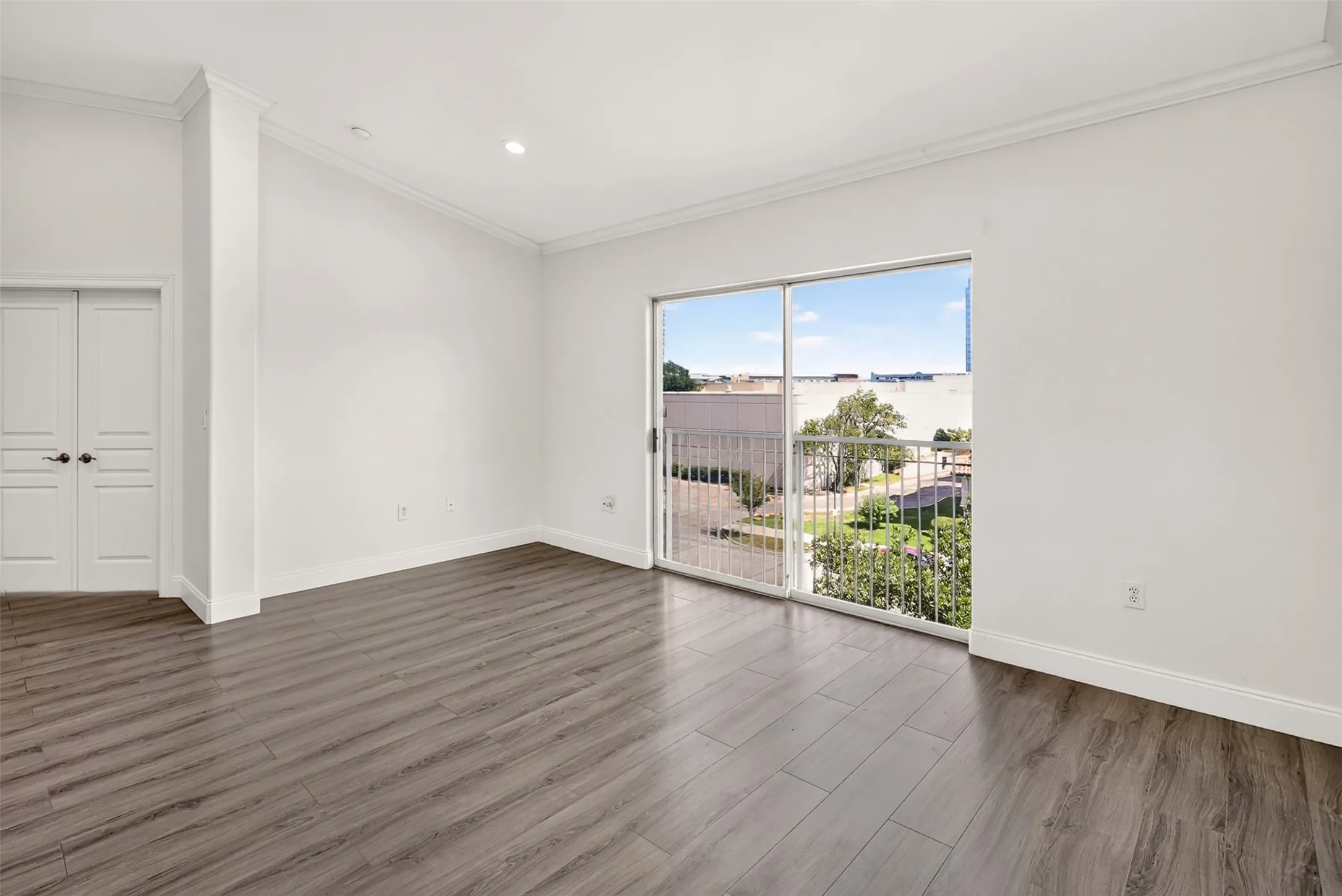 Condominium For Rent in Dallas County , 330 Las Colinas Boulevard E 466, Irving, Texas 75039, 2 Bedroom, 1 Bathroom, 2 Garage spaces, 1,092 Sqft, built in 2001, mls#21390681, Real Estate Agent in Irving, Homes For Rent in Dallas county, Homes For Rent in Irving, Realtor in Irving Texas, Real Estate Brokerage Independent Realty Texas, Luminita Cordes Realtor