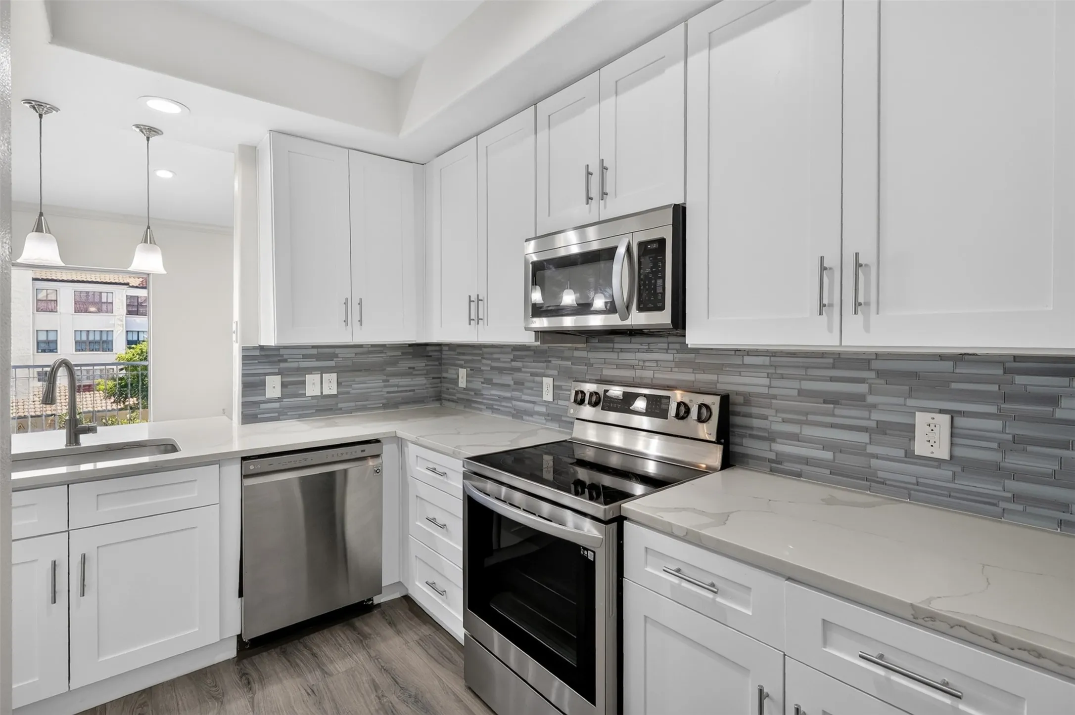 Condominium For Rent in Dallas County , 330 Las Colinas Boulevard E 466, Irving, Texas 75039, 2 Bedroom, 1 Bathroom, 2 Garage spaces, 1,092 Sqft, built in 2001, mls#21390681, Real Estate Agent in Irving, Homes For Rent in Dallas county, Homes For Rent in Irving, Realtor in Irving Texas, Real Estate Brokerage Independent Realty Texas, Luminita Cordes Realtor