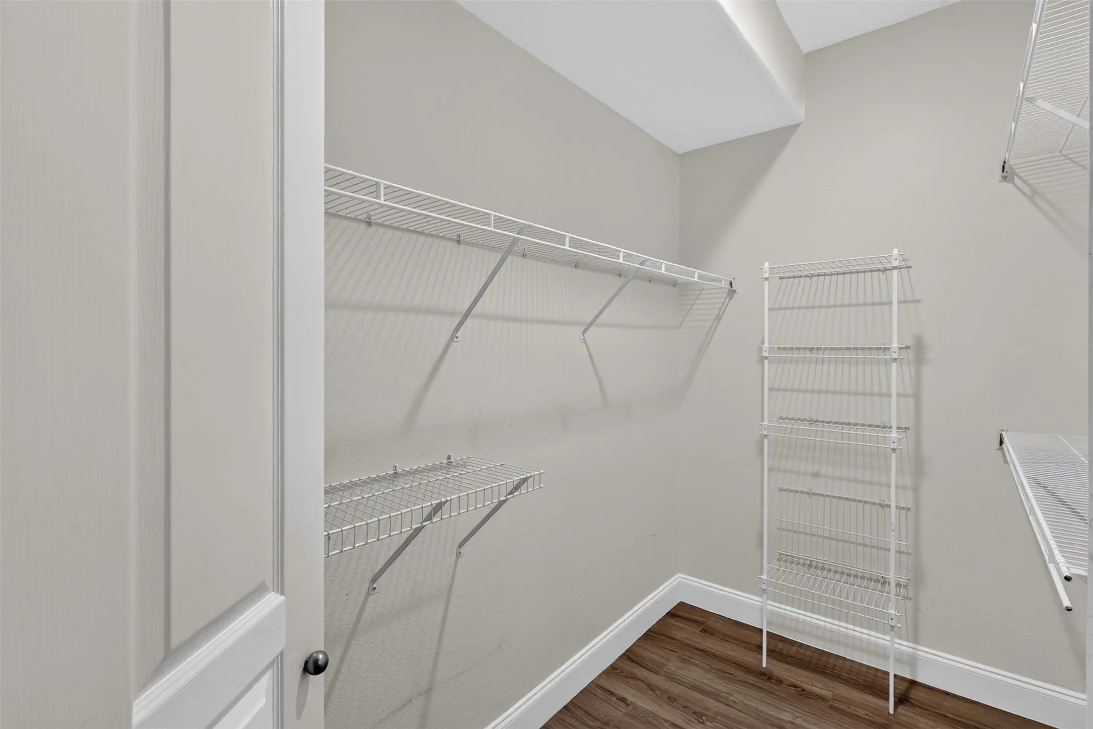 Condominium For Rent in Dallas County , 330 Las Colinas Boulevard E 466, Irving, Texas 75039, 2 Bedroom, 1 Bathroom, 2 Garage spaces, 1,092 Sqft, built in 2001, mls#21390681, Real Estate Agent in Irving, Homes For Rent in Dallas county, Homes For Rent in Irving, Realtor in Irving Texas, Real Estate Brokerage Independent Realty Texas, Luminita Cordes Realtor