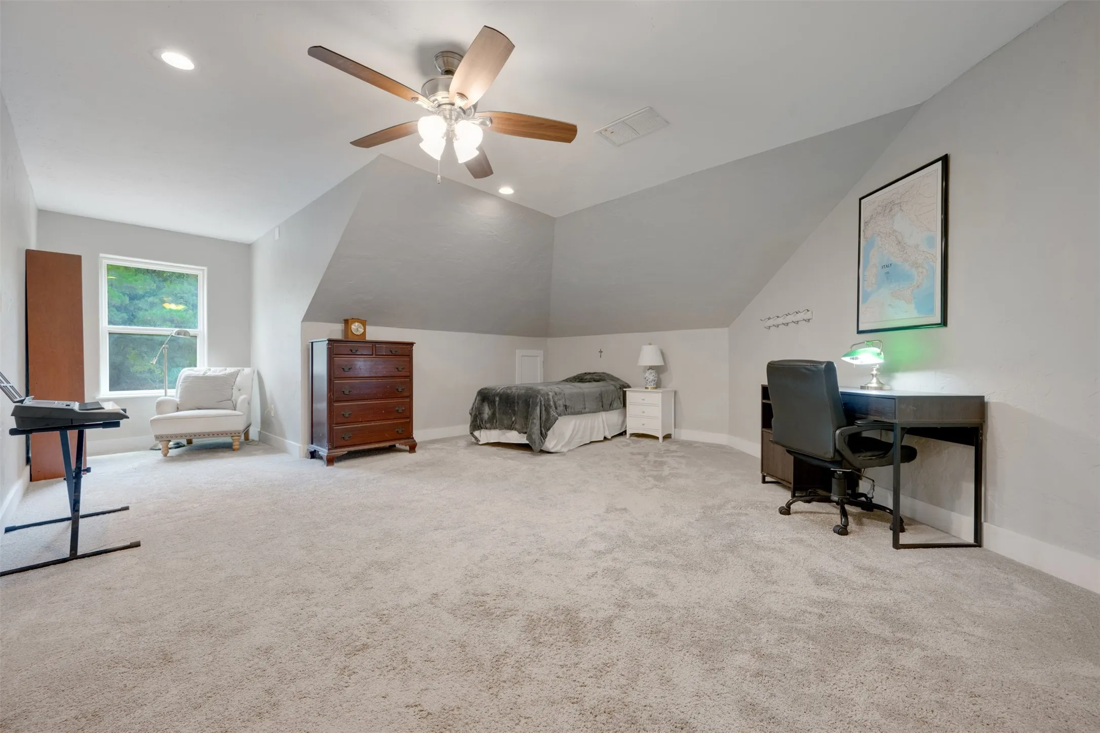 Single Family Residence For Sale in Smith County , 16045 County Road 1130, Flint, Texas 75762, 5 Bedroom, 4 Bathroom, 3 Garage spaces, 3,580 Sqft, built in 2015, mls#21390605, Real Estate Agent in Flint, Homes For Sale in Smith county, Homes For Sale in Flint, Realtor in Flint Texas, Real Estate Brokerage Independent Realty Texas, Luminita Cordes Realtor