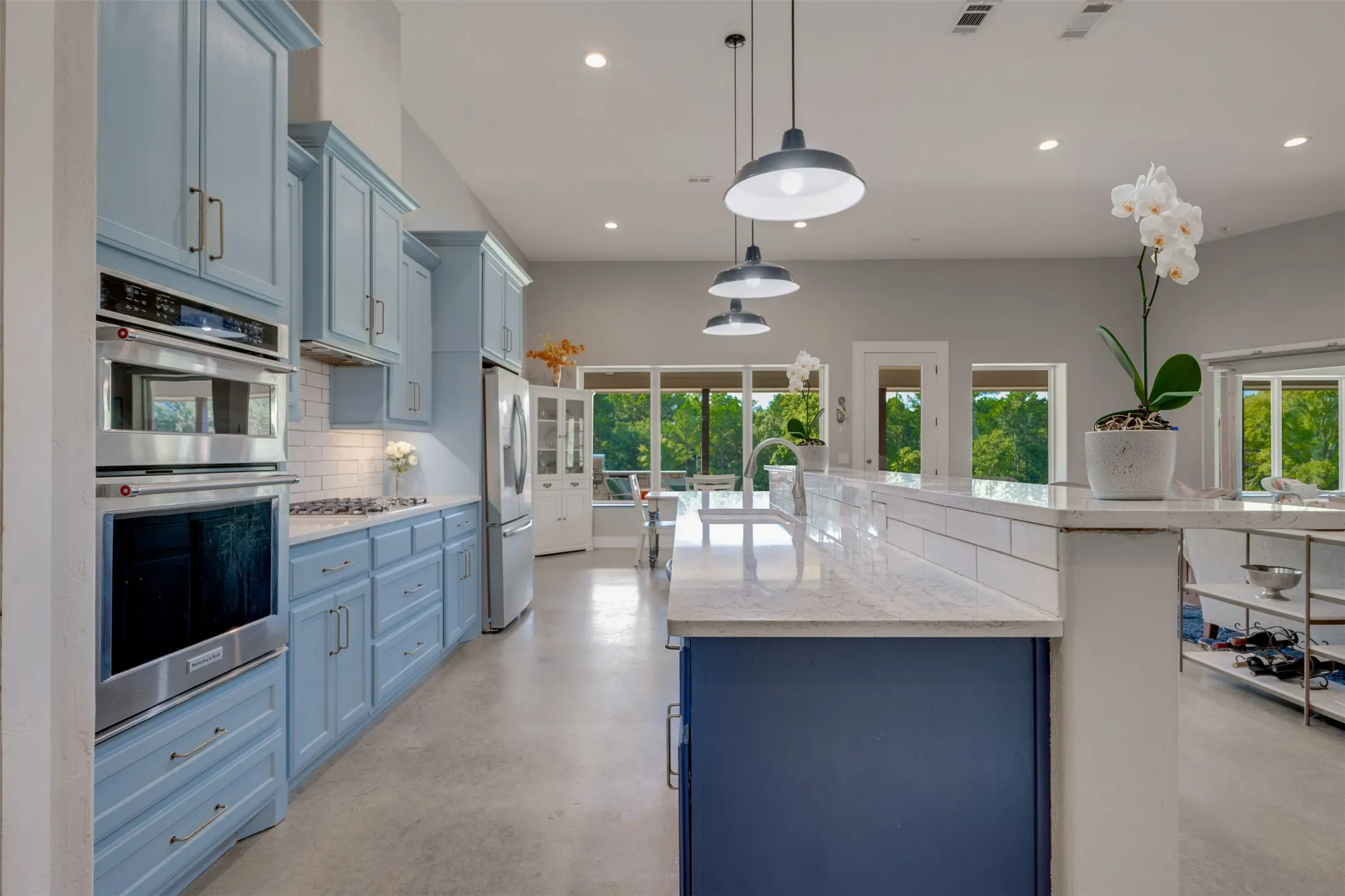 Single Family Residence For Sale in Smith County , 16045 County Road 1130, Flint, Texas 75762, 5 Bedroom, 4 Bathroom, 3 Garage spaces, 3,580 Sqft, built in 2015, mls#21390605, Real Estate Agent in Flint, Homes For Sale in Smith county, Homes For Sale in Flint, Realtor in Flint Texas, Real Estate Brokerage Independent Realty Texas, Luminita Cordes Realtor