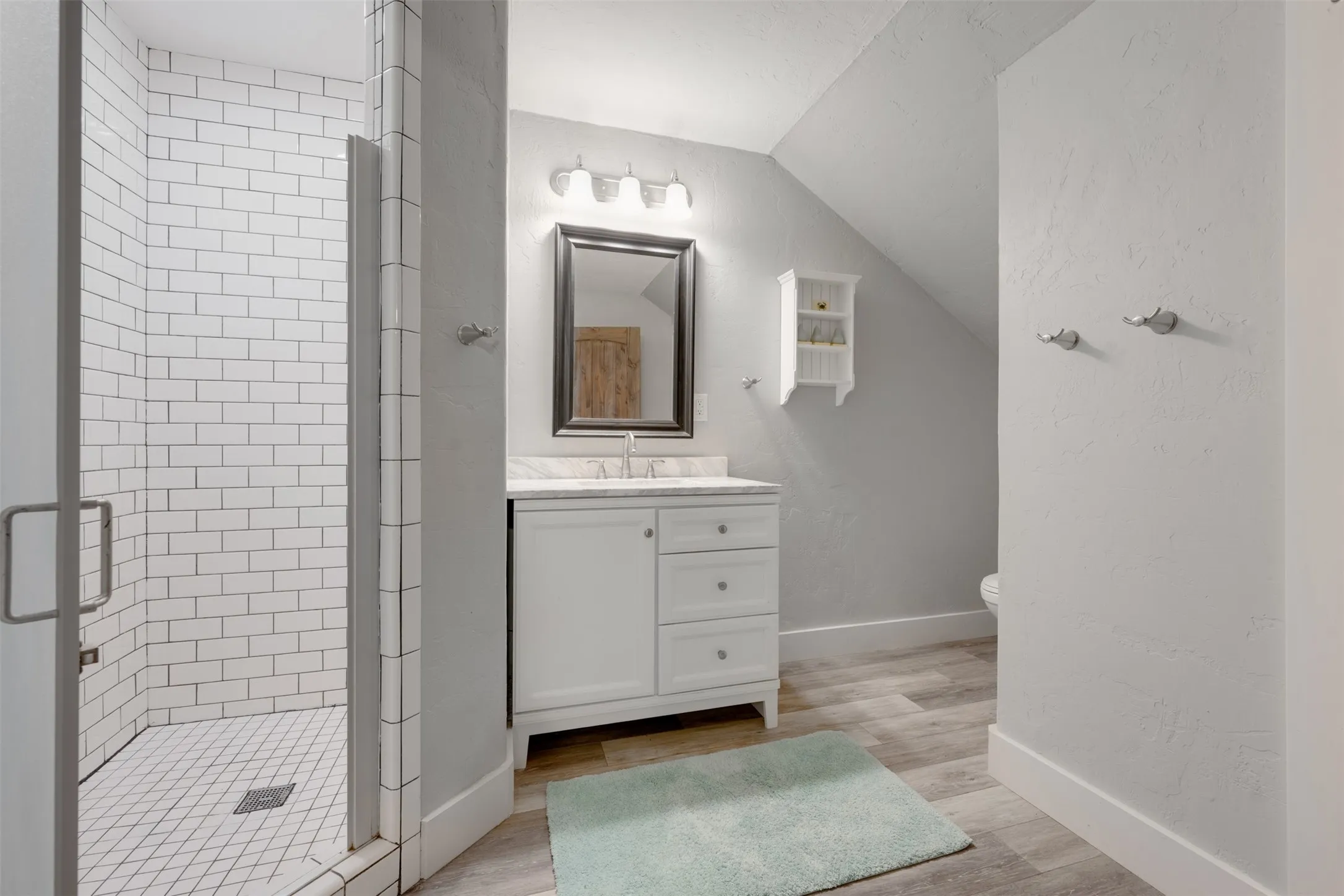Single Family Residence For Sale in Smith County , 16045 County Road 1130, Flint, Texas 75762, 5 Bedroom, 4 Bathroom, 3 Garage spaces, 3,580 Sqft, built in 2015, mls#21390605, Real Estate Agent in Flint, Homes For Sale in Smith county, Homes For Sale in Flint, Realtor in Flint Texas, Real Estate Brokerage Independent Realty Texas, Luminita Cordes Realtor