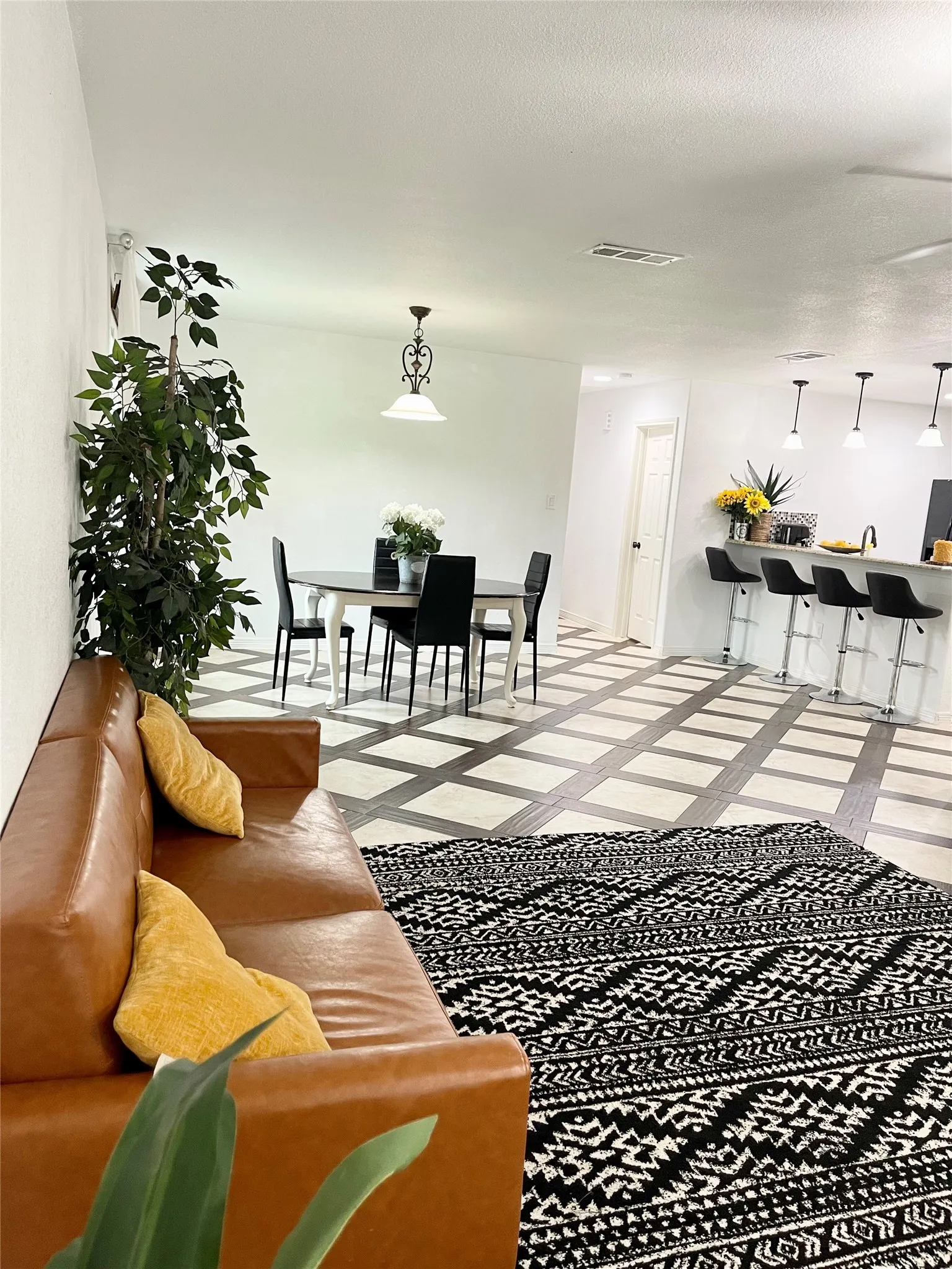 Single Family Residence For Sale in Hunt County , 1581 County Road 1079, Greenville, Texas 75401, 3 Bedroom, 2 Bathroom, Garage spaces, 1,340 Sqft, built in 2017, mls#21390711, Real Estate Agent in Greenville, Homes For Sale in Hunt county, Homes For Sale in Greenville, Realtor in Greenville Texas, Real Estate Brokerage Independent Realty Texas, Luminita Cordes Realtor