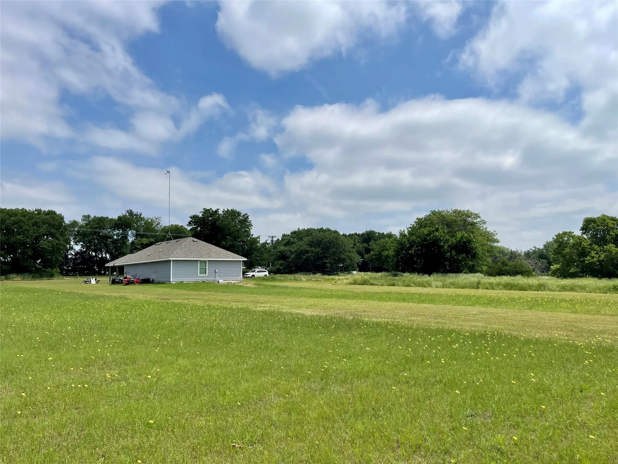 Single Family Residence For Sale in Hunt County , 1581 County Road 1079, Greenville, Texas 75401, 3 Bedroom, 2 Bathroom, Garage spaces, 1,340 Sqft, built in 2017, mls#21390711, Real Estate Agent in Greenville, Homes For Sale in Hunt county, Homes For Sale in Greenville, Realtor in Greenville Texas, Real Estate Brokerage Independent Realty Texas, Luminita Cordes Realtor