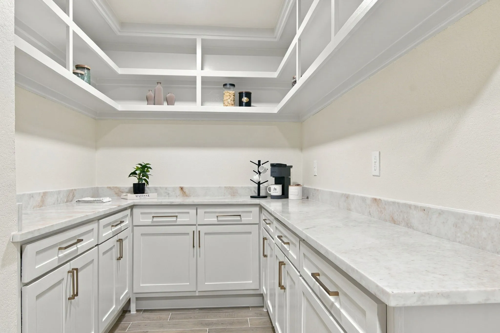 Single Family Residence For Sale in Tarrant County , 717 Redwing Drive, Saginaw, Texas 76131, 4 Bedroom, 3 Bathroom, 2 Garage spaces, 2,206 Sqft, built in 2007, mls#21390646, Real Estate Agent in Saginaw, Homes For Sale in Tarrant county, Homes For Sale in Saginaw, Realtor in Saginaw Texas, Real Estate Brokerage Independent Realty Texas, Luminita Cordes Realtor