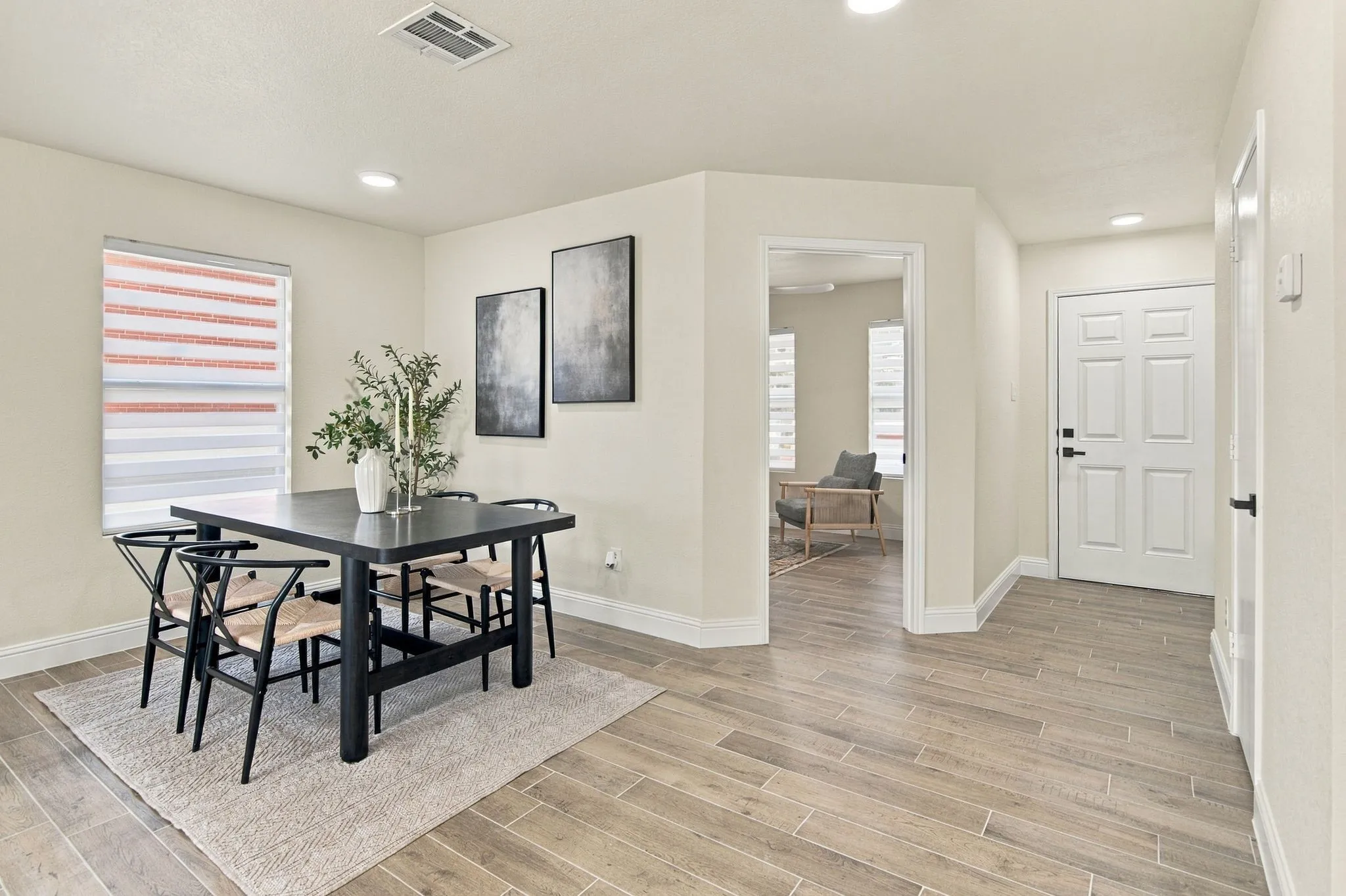 Single Family Residence For Sale in Tarrant County , 717 Redwing Drive, Saginaw, Texas 76131, 4 Bedroom, 3 Bathroom, 2 Garage spaces, 2,206 Sqft, built in 2007, mls#21390646, Real Estate Agent in Saginaw, Homes For Sale in Tarrant county, Homes For Sale in Saginaw, Realtor in Saginaw Texas, Real Estate Brokerage Independent Realty Texas, Luminita Cordes Realtor