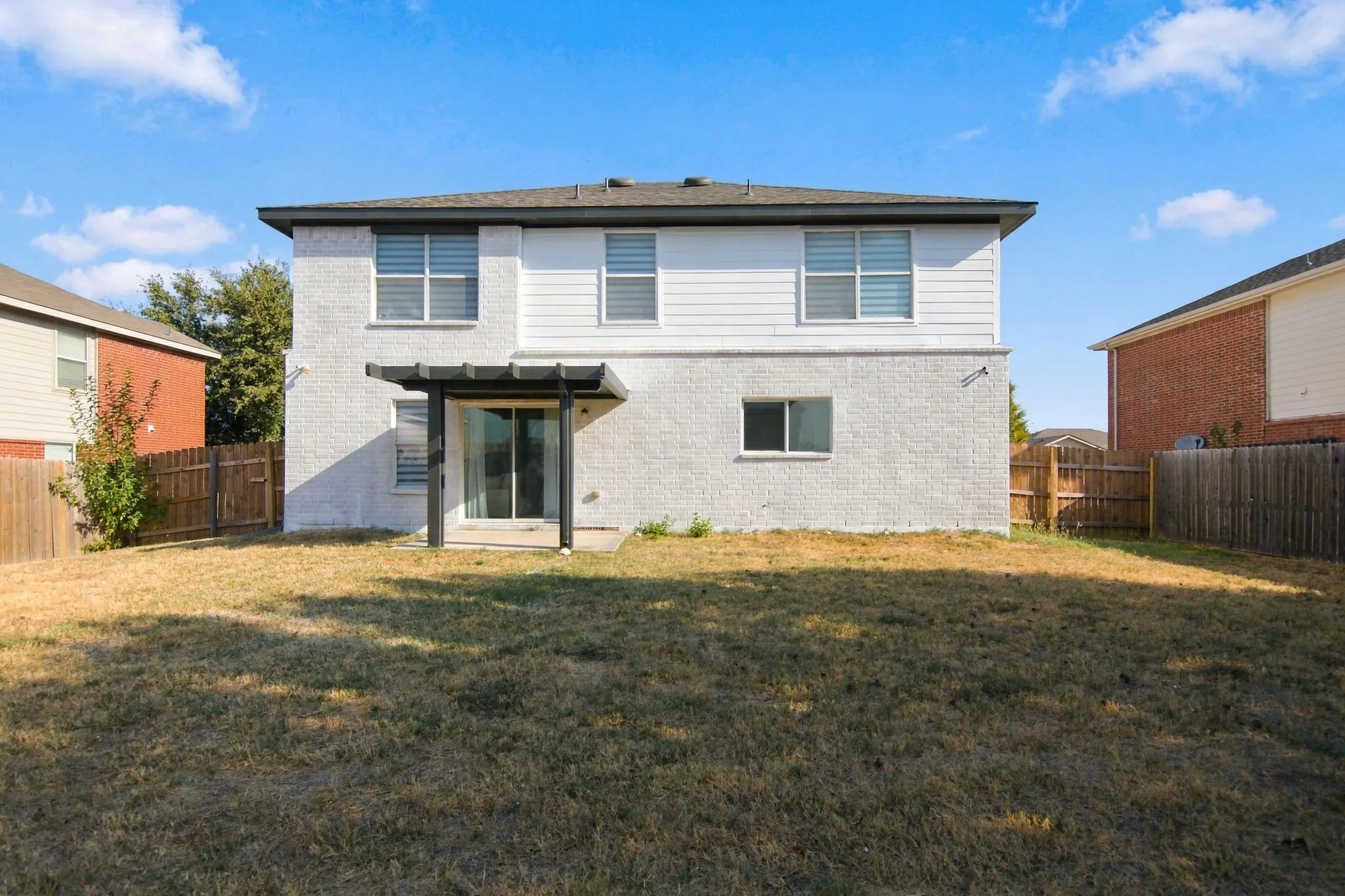 Single Family Residence For Sale in Tarrant County , 717 Redwing Drive, Saginaw, Texas 76131, 4 Bedroom, 3 Bathroom, 2 Garage spaces, 2,206 Sqft, built in 2007, mls#21390646, Real Estate Agent in Saginaw, Homes For Sale in Tarrant county, Homes For Sale in Saginaw, Realtor in Saginaw Texas, Real Estate Brokerage Independent Realty Texas, Luminita Cordes Realtor