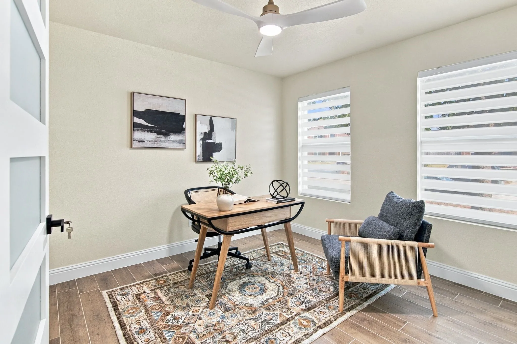 Single Family Residence For Sale in Tarrant County , 717 Redwing Drive, Saginaw, Texas 76131, 4 Bedroom, 3 Bathroom, 2 Garage spaces, 2,206 Sqft, built in 2007, mls#21390646, Real Estate Agent in Saginaw, Homes For Sale in Tarrant county, Homes For Sale in Saginaw, Realtor in Saginaw Texas, Real Estate Brokerage Independent Realty Texas, Luminita Cordes Realtor