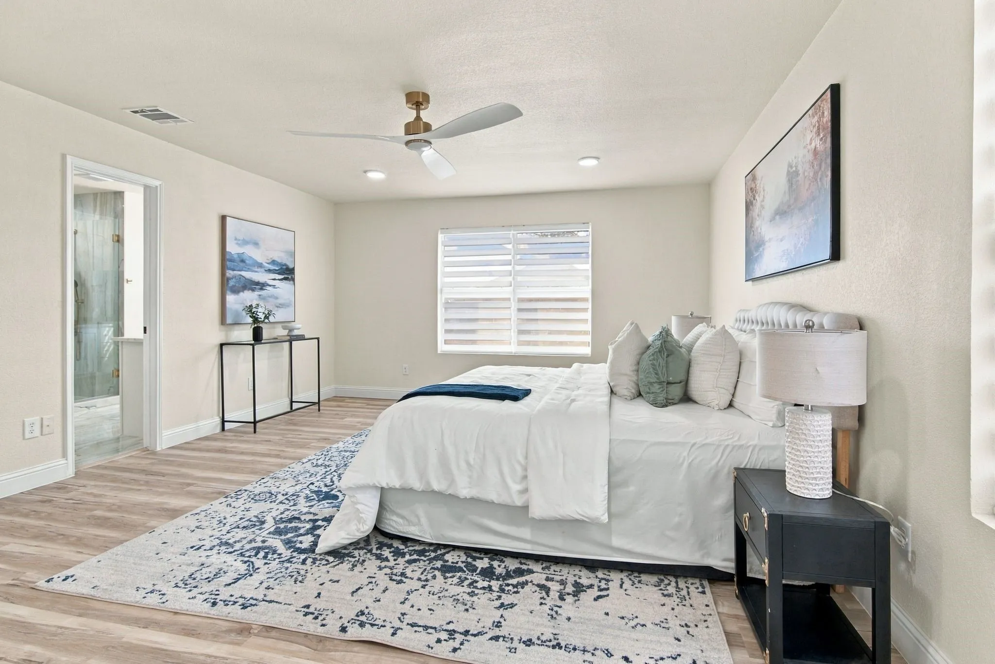 Single Family Residence For Sale in Tarrant County , 717 Redwing Drive, Saginaw, Texas 76131, 4 Bedroom, 3 Bathroom, 2 Garage spaces, 2,206 Sqft, built in 2007, mls#21390646, Real Estate Agent in Saginaw, Homes For Sale in Tarrant county, Homes For Sale in Saginaw, Realtor in Saginaw Texas, Real Estate Brokerage Independent Realty Texas, Luminita Cordes Realtor