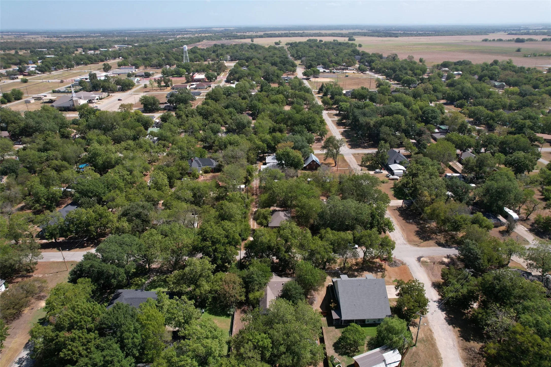 Single Family Residence For Sale in Navarro County , 307 S Goodman, Kerens, Texas 75144, 3 Bedroom, 1 Bathroom, Garage spaces, 1,434 Sqft, built in 2005, mls#21387037, Real Estate Agent in Kerens, Homes For Sale in Navarro county, Homes For Sale in Kerens, Realtor in Kerens Texas, Real Estate Brokerage Independent Realty Texas, Luminita Cordes Realtor