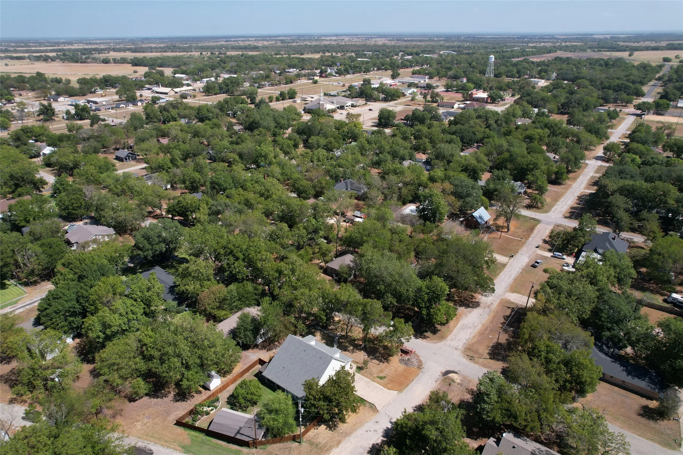 Single Family Residence For Sale in Navarro County , 307 S Goodman, Kerens, Texas 75144, 3 Bedroom, 1 Bathroom, Garage spaces, 1,434 Sqft, built in 2005, mls#21387037, Real Estate Agent in Kerens, Homes For Sale in Navarro county, Homes For Sale in Kerens, Realtor in Kerens Texas, Real Estate Brokerage Independent Realty Texas, Luminita Cordes Realtor