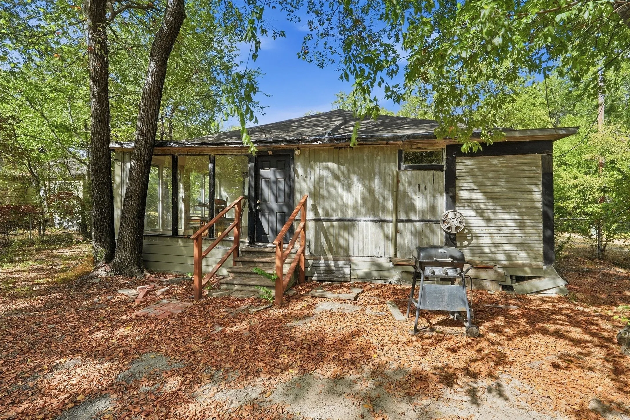 Single Family Residence For Sale in Navarro County , 307 S Goodman, Kerens, Texas 75144, 3 Bedroom, 1 Bathroom, Garage spaces, 1,434 Sqft, built in 2005, mls#21387037, Real Estate Agent in Kerens, Homes For Sale in Navarro county, Homes For Sale in Kerens, Realtor in Kerens Texas, Real Estate Brokerage Independent Realty Texas, Luminita Cordes Realtor