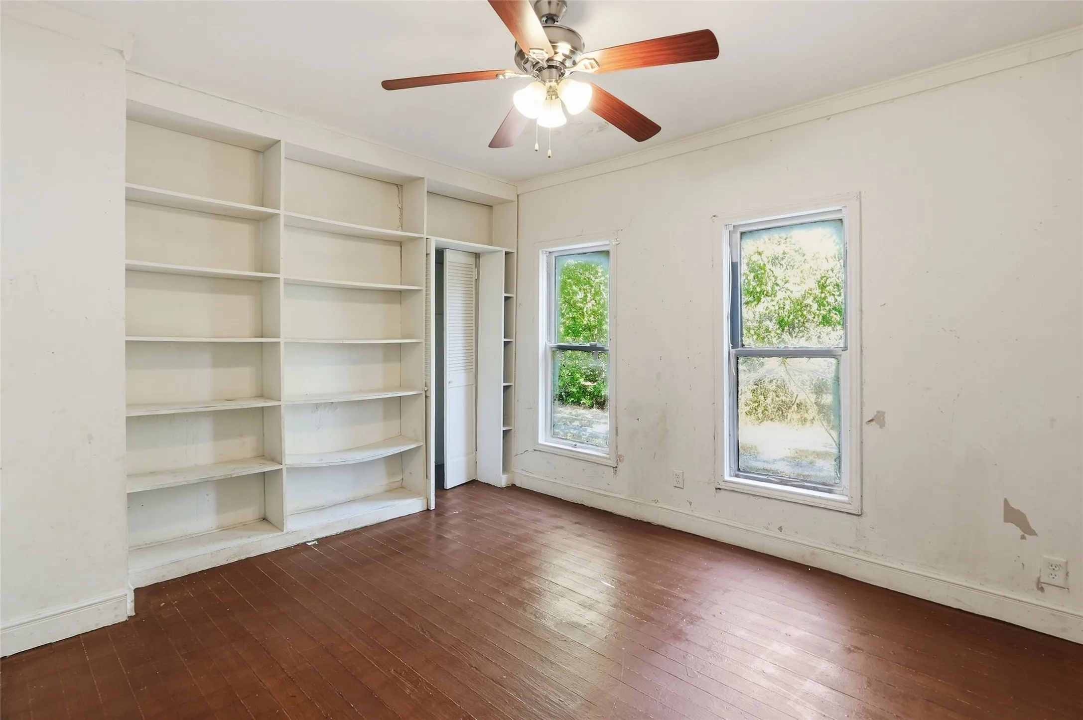 Single Family Residence For Sale in Navarro County , 307 S Goodman, Kerens, Texas 75144, 3 Bedroom, 1 Bathroom, Garage spaces, 1,434 Sqft, built in 2005, mls#21387037, Real Estate Agent in Kerens, Homes For Sale in Navarro county, Homes For Sale in Kerens, Realtor in Kerens Texas, Real Estate Brokerage Independent Realty Texas, Luminita Cordes Realtor