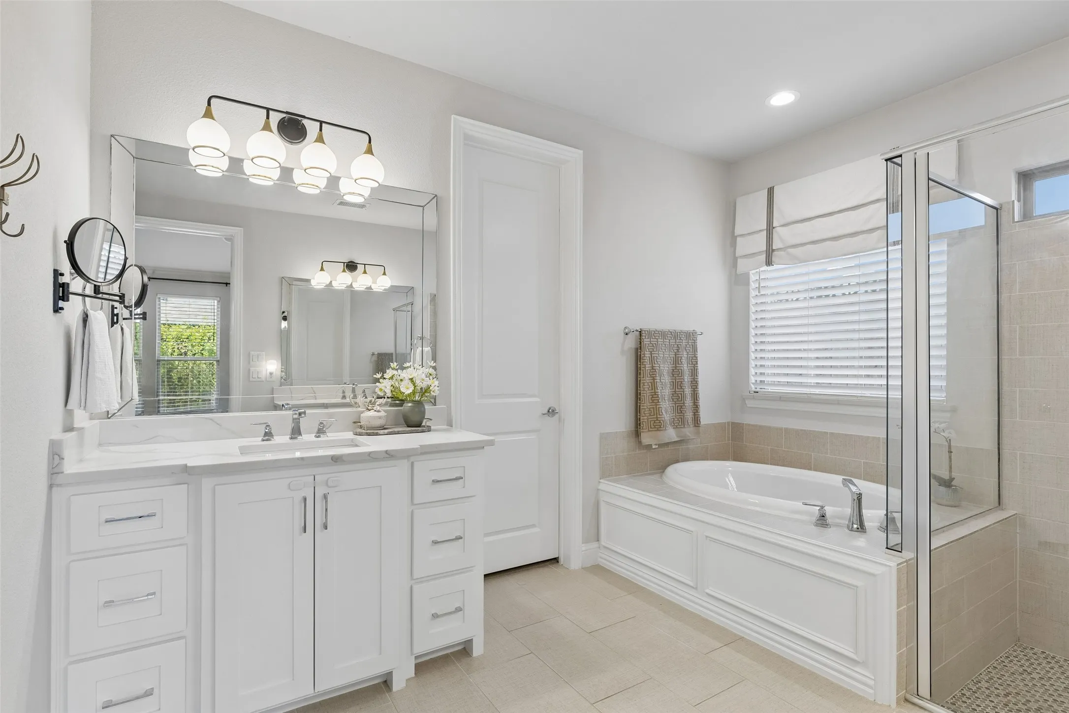 Single Family Residence For Sale in Collin County , 2309 Leslie Lane, Mc Kinney, Texas 75072, 5 Bedroom, 4 Bathroom, 2 Garage spaces, 3,997 Sqft, built in 2016, mls#21390689, Real Estate Agent in Mc Kinney, Homes For Sale in Collin county, Homes For Sale in Mc Kinney, Realtor in Mc Kinney Texas, Real Estate Brokerage Independent Realty Texas, Luminita Cordes Realtor