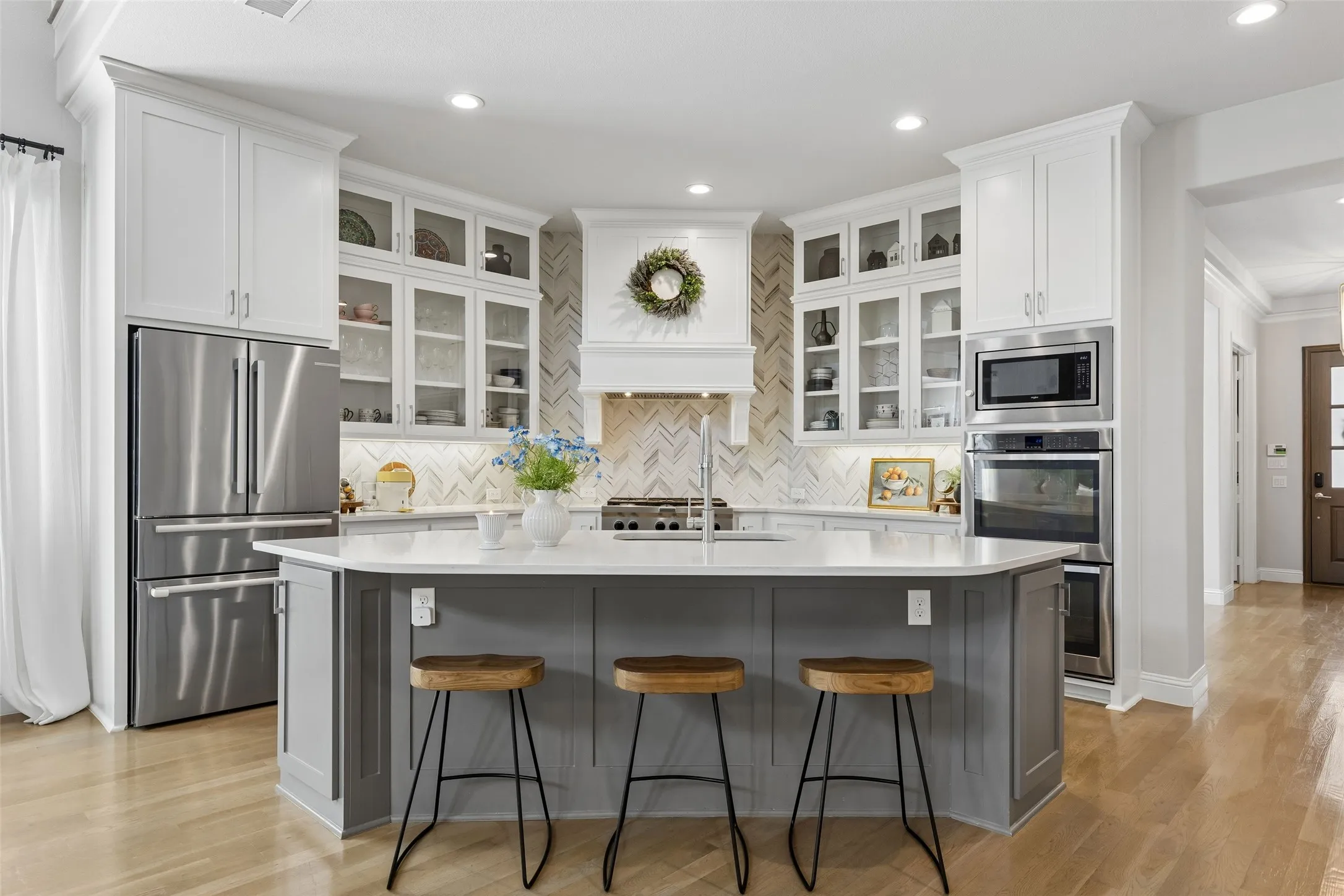 Single Family Residence For Sale in Collin County , 2309 Leslie Lane, Mc Kinney, Texas 75072, 5 Bedroom, 4 Bathroom, 2 Garage spaces, 3,997 Sqft, built in 2016, mls#21390689, Real Estate Agent in Mc Kinney, Homes For Sale in Collin county, Homes For Sale in Mc Kinney, Realtor in Mc Kinney Texas, Real Estate Brokerage Independent Realty Texas, Luminita Cordes Realtor