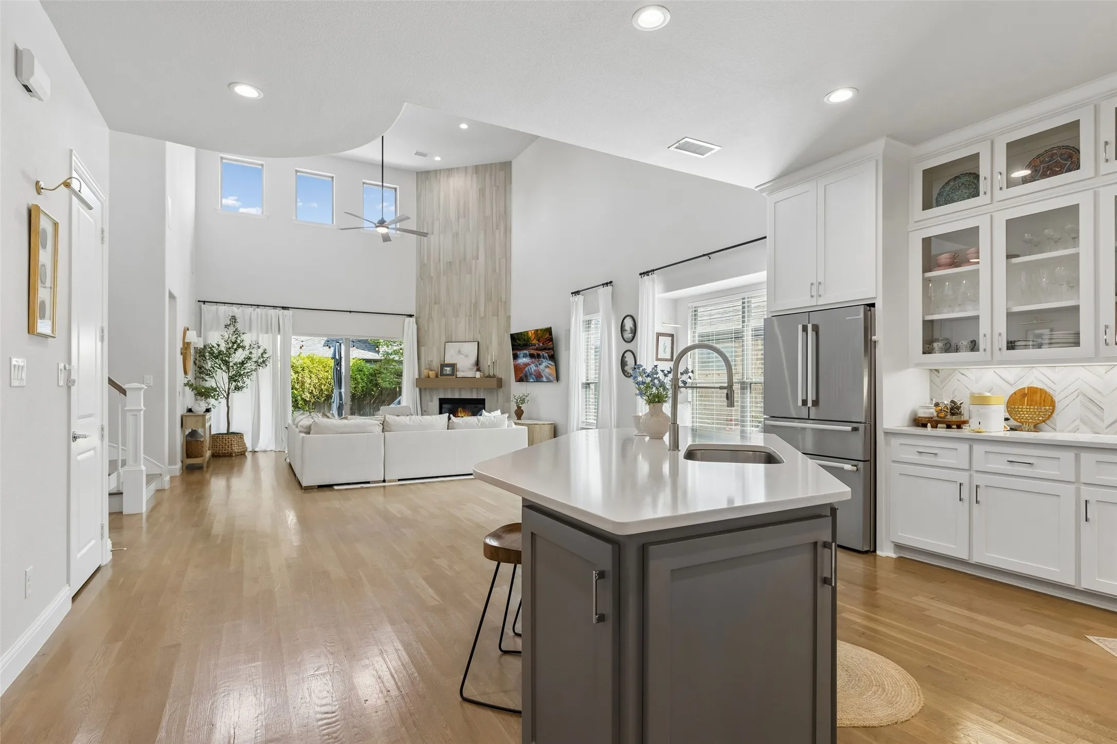 Single Family Residence For Sale in Collin County , 2309 Leslie Lane, Mc Kinney, Texas 75072, 5 Bedroom, 4 Bathroom, 2 Garage spaces, 3,997 Sqft, built in 2016, mls#21390689, Real Estate Agent in Mc Kinney, Homes For Sale in Collin county, Homes For Sale in Mc Kinney, Realtor in Mc Kinney Texas, Real Estate Brokerage Independent Realty Texas, Luminita Cordes Realtor