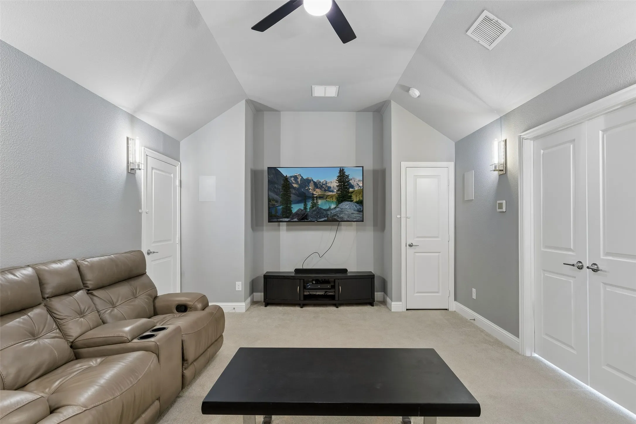 Single Family Residence For Sale in Collin County , 2309 Leslie Lane, Mc Kinney, Texas 75072, 5 Bedroom, 4 Bathroom, 2 Garage spaces, 3,997 Sqft, built in 2016, mls#21390689, Real Estate Agent in Mc Kinney, Homes For Sale in Collin county, Homes For Sale in Mc Kinney, Realtor in Mc Kinney Texas, Real Estate Brokerage Independent Realty Texas, Luminita Cordes Realtor