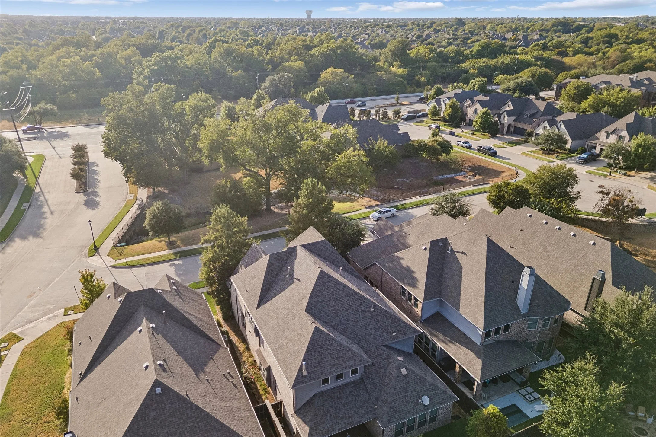 Single Family Residence For Sale in Collin County , 2309 Leslie Lane, Mc Kinney, Texas 75072, 5 Bedroom, 4 Bathroom, 2 Garage spaces, 3,997 Sqft, built in 2016, mls#21390689, Real Estate Agent in Mc Kinney, Homes For Sale in Collin county, Homes For Sale in Mc Kinney, Realtor in Mc Kinney Texas, Real Estate Brokerage Independent Realty Texas, Luminita Cordes Realtor