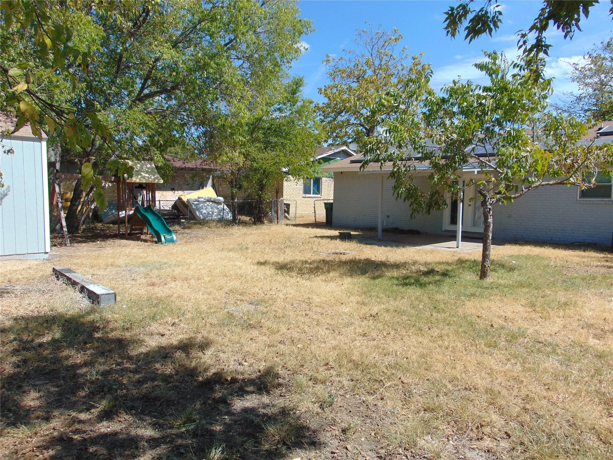 Single Family Residence For Sale in Dallas County , 1224 Mars Drive, Cedar Hill, Texas 75104, 4 Bedroom, 2 Bathroom, Garage spaces, 1,440 Sqft, built in 1975, mls#21371389, Real Estate Agent in Cedar Hill, Homes For Sale in Dallas county, Homes For Sale in Cedar Hill, Realtor in Cedar Hill Texas, Real Estate Brokerage Independent Realty Texas, Luminita Cordes Realtor