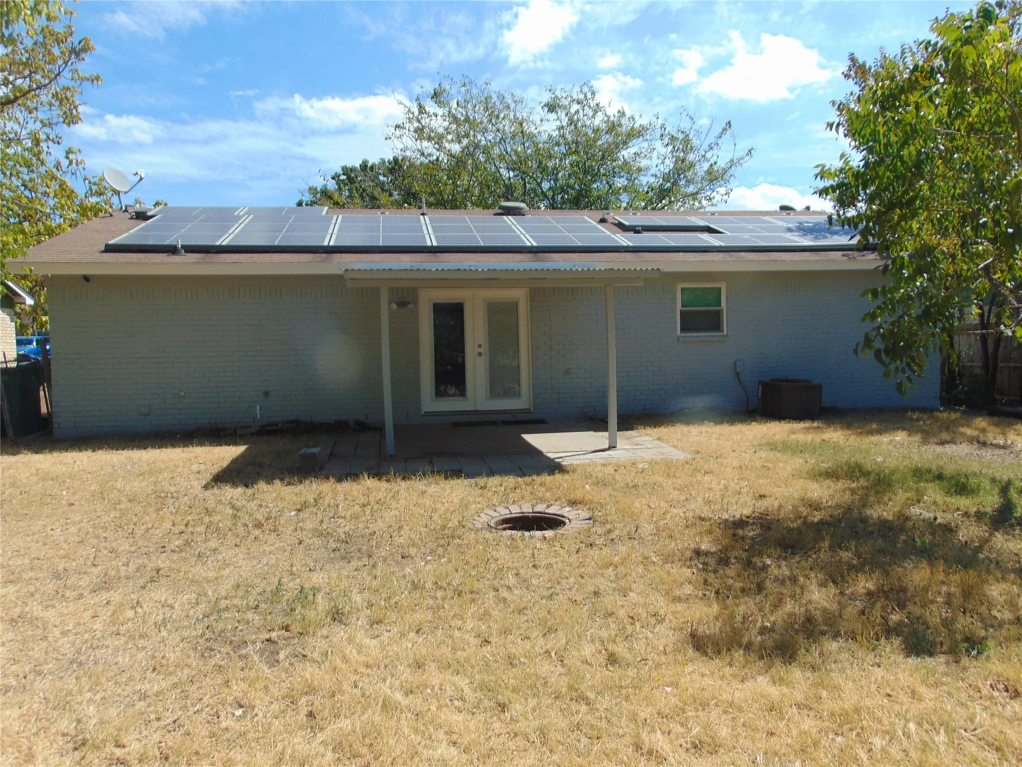 Single Family Residence For Sale in Dallas County , 1224 Mars Drive, Cedar Hill, Texas 75104, 4 Bedroom, 2 Bathroom, Garage spaces, 1,440 Sqft, built in 1975, mls#21371389, Real Estate Agent in Cedar Hill, Homes For Sale in Dallas county, Homes For Sale in Cedar Hill, Realtor in Cedar Hill Texas, Real Estate Brokerage Independent Realty Texas, Luminita Cordes Realtor