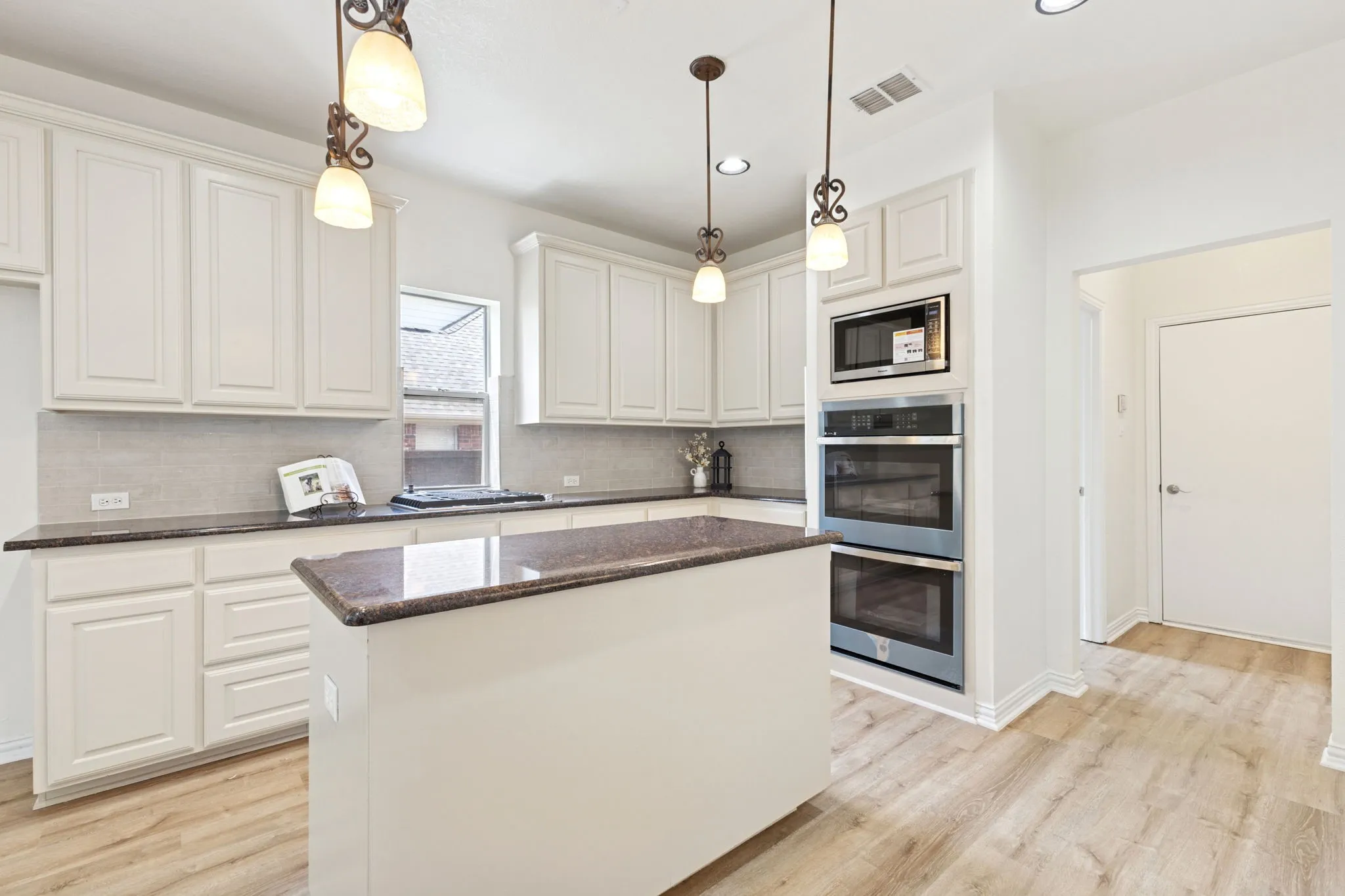 Single Family Residence For Rent in Denton County , 2509 Woodstone Court, Flower Mound, Texas 75022, 5 Bedroom, 3 Bathroom, 3 Garage spaces, 3,068 Sqft, built in 2001, mls#21390718, Real Estate Agent in Flower Mound, Homes For Rent in Denton county, Homes For Rent in Flower Mound, Realtor in Flower Mound Texas, Real Estate Brokerage Independent Realty Texas, Luminita Cordes Realtor