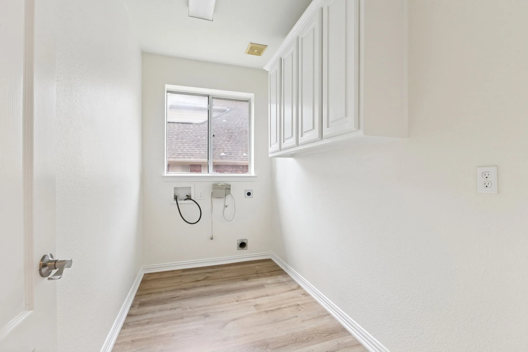 Single Family Residence For Rent in Denton County , 2509 Woodstone Court, Flower Mound, Texas 75022, 5 Bedroom, 3 Bathroom, 3 Garage spaces, 3,068 Sqft, built in 2001, mls#21390718, Real Estate Agent in Flower Mound, Homes For Rent in Denton county, Homes For Rent in Flower Mound, Realtor in Flower Mound Texas, Real Estate Brokerage Independent Realty Texas, Luminita Cordes Realtor