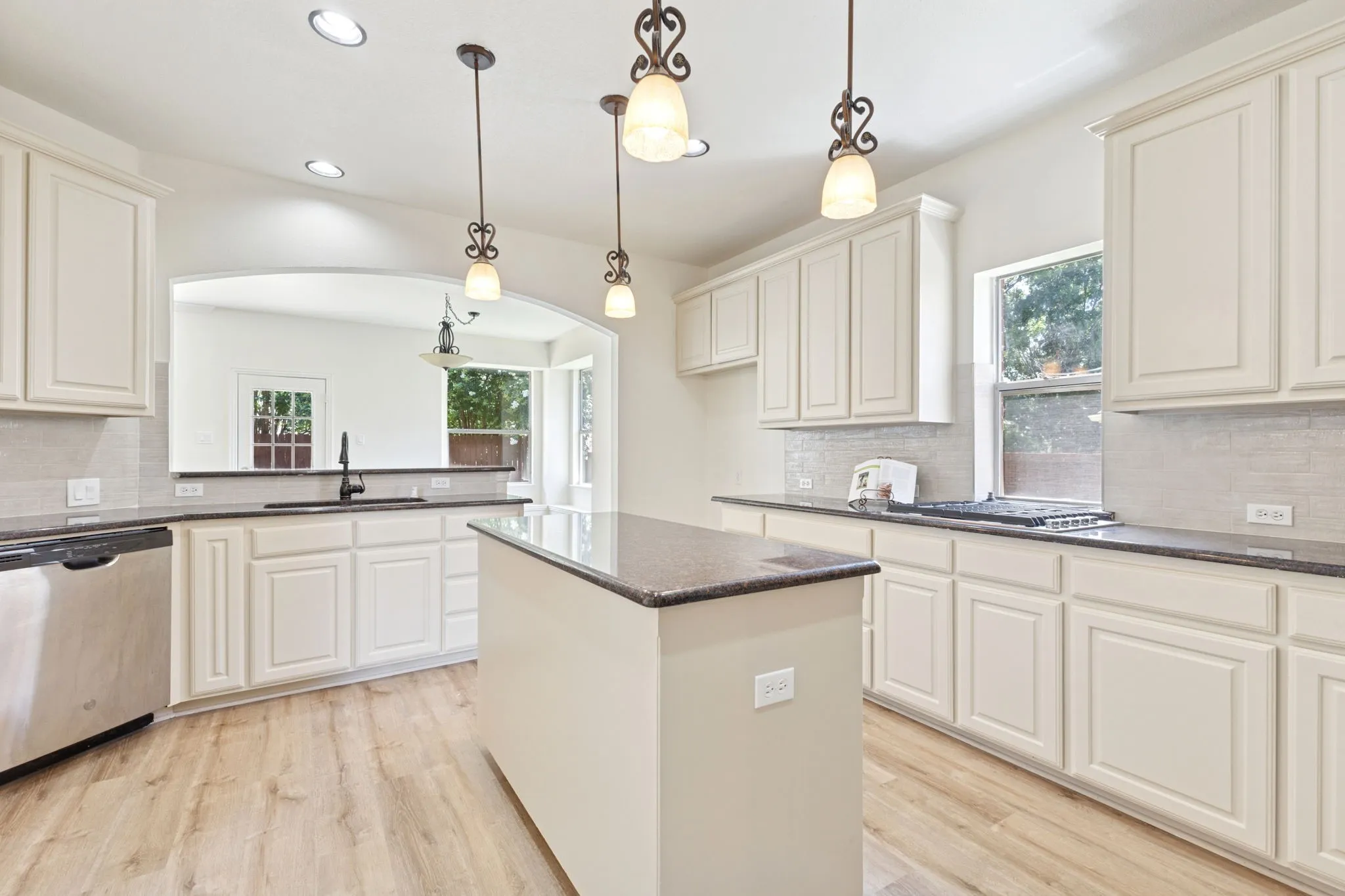 Single Family Residence For Rent in Denton County , 2509 Woodstone Court, Flower Mound, Texas 75022, 5 Bedroom, 3 Bathroom, 3 Garage spaces, 3,068 Sqft, built in 2001, mls#21390718, Real Estate Agent in Flower Mound, Homes For Rent in Denton county, Homes For Rent in Flower Mound, Realtor in Flower Mound Texas, Real Estate Brokerage Independent Realty Texas, Luminita Cordes Realtor