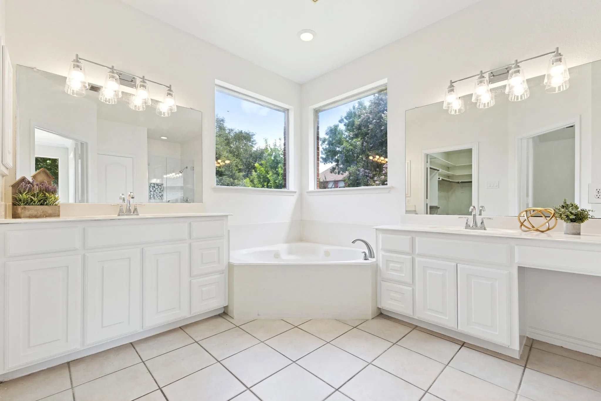 Single Family Residence For Rent in Denton County , 2509 Woodstone Court, Flower Mound, Texas 75022, 5 Bedroom, 3 Bathroom, 3 Garage spaces, 3,068 Sqft, built in 2001, mls#21390718, Real Estate Agent in Flower Mound, Homes For Rent in Denton county, Homes For Rent in Flower Mound, Realtor in Flower Mound Texas, Real Estate Brokerage Independent Realty Texas, Luminita Cordes Realtor