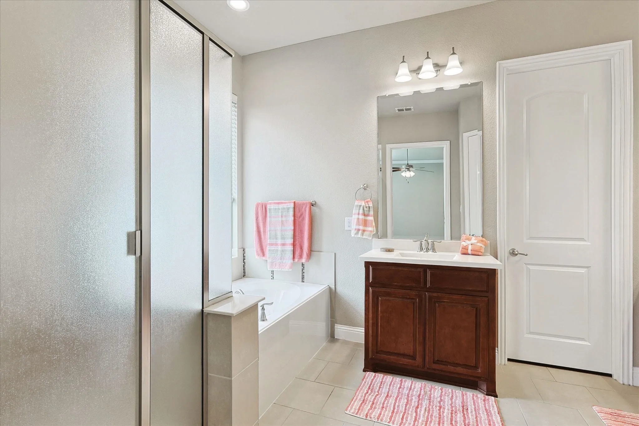 Single Family Residence For Rent in Tarrant County , 4332 Old Grove Way, Fort Worth, Texas 76244, 4 Bedroom, 3 Bathroom, 2 Garage spaces, 2,658 Sqft, built in 2015, mls#21390708, Real Estate Agent in Fort Worth, Homes For Rent in Tarrant county, Homes For Rent in Fort Worth, Realtor in Fort Worth Texas, Real Estate Brokerage Independent Realty Texas, Luminita Cordes Realtor