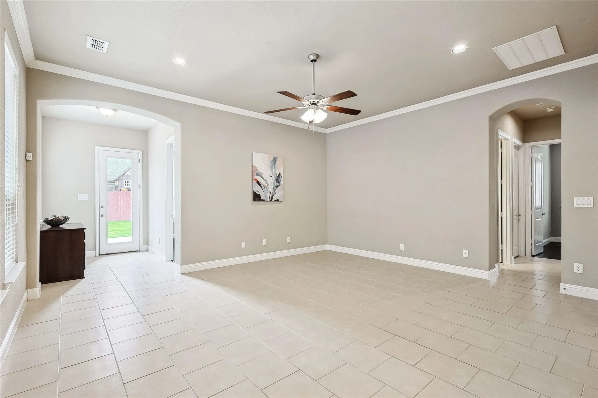 Single Family Residence For Rent in Tarrant County , 4332 Old Grove Way, Fort Worth, Texas 76244, 4 Bedroom, 3 Bathroom, 2 Garage spaces, 2,658 Sqft, built in 2015, mls#21390708, Real Estate Agent in Fort Worth, Homes For Rent in Tarrant county, Homes For Rent in Fort Worth, Realtor in Fort Worth Texas, Real Estate Brokerage Independent Realty Texas, Luminita Cordes Realtor