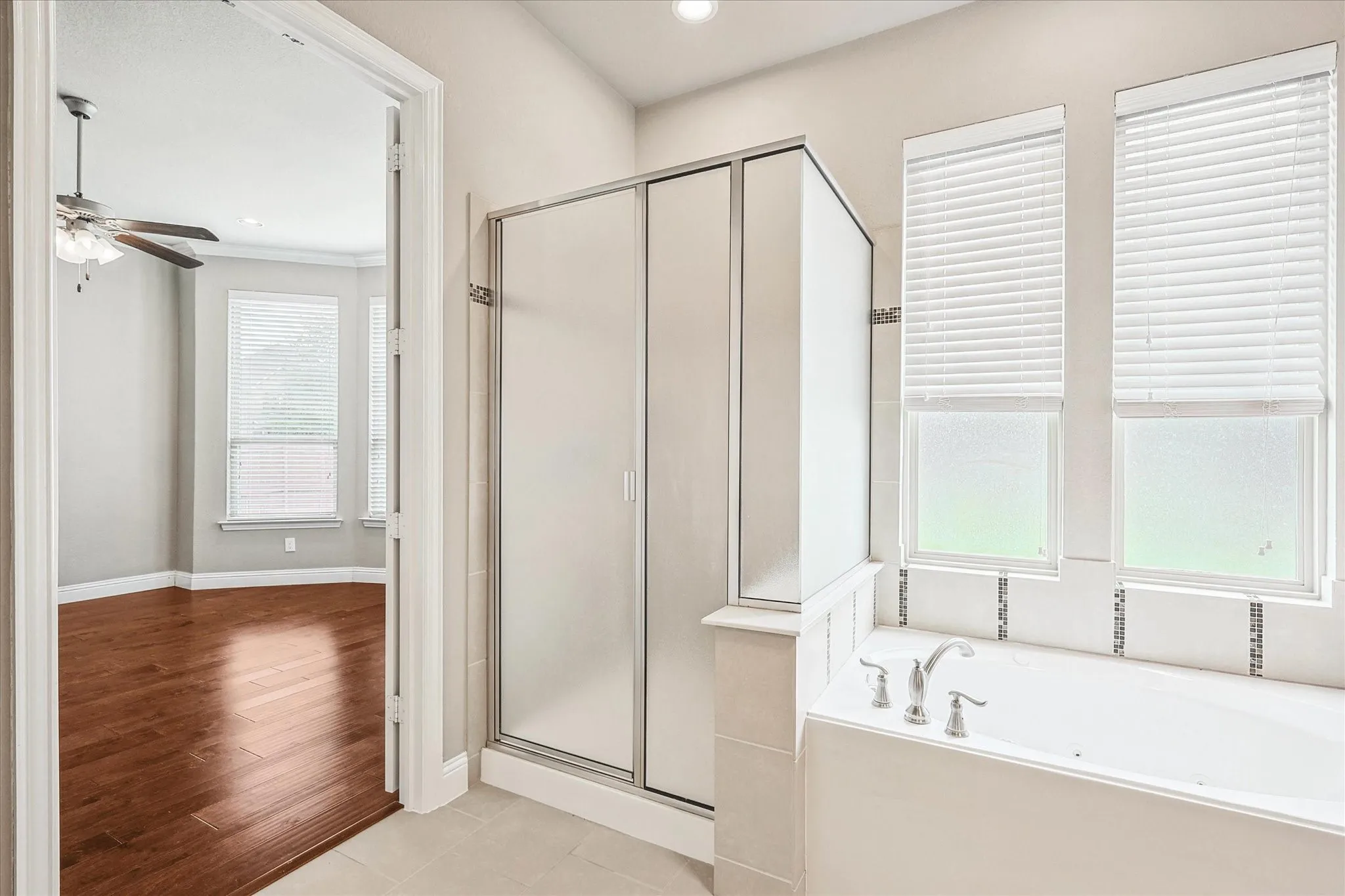 Single Family Residence For Rent in Tarrant County , 4332 Old Grove Way, Fort Worth, Texas 76244, 4 Bedroom, 3 Bathroom, 2 Garage spaces, 2,658 Sqft, built in 2015, mls#21390708, Real Estate Agent in Fort Worth, Homes For Rent in Tarrant county, Homes For Rent in Fort Worth, Realtor in Fort Worth Texas, Real Estate Brokerage Independent Realty Texas, Luminita Cordes Realtor