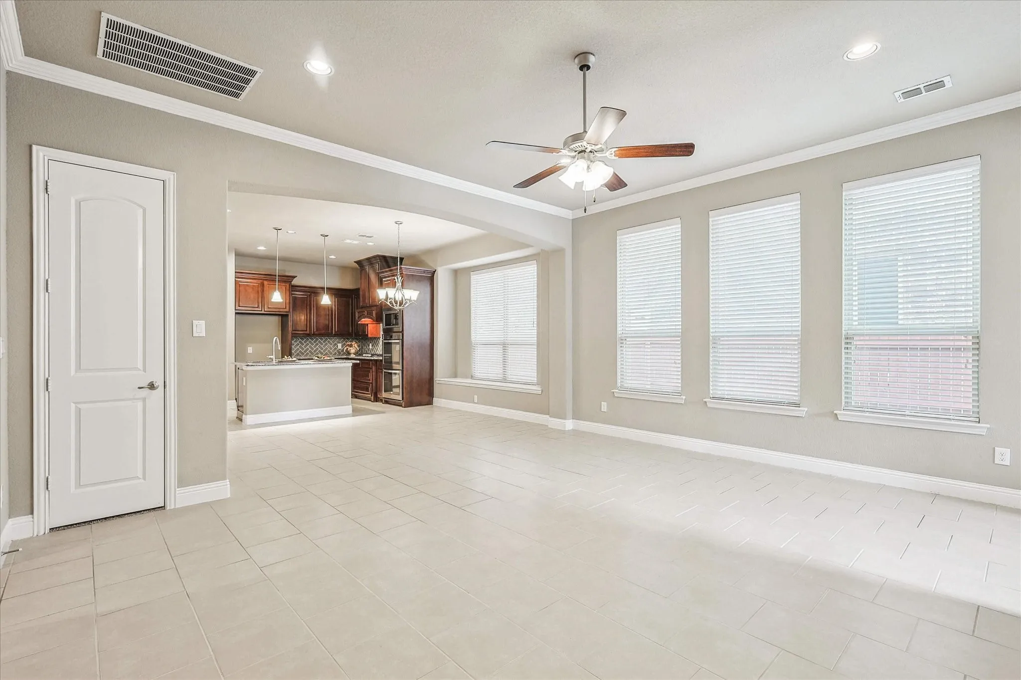 Single Family Residence For Rent in Tarrant County , 4332 Old Grove Way, Fort Worth, Texas 76244, 4 Bedroom, 3 Bathroom, 2 Garage spaces, 2,658 Sqft, built in 2015, mls#21390708, Real Estate Agent in Fort Worth, Homes For Rent in Tarrant county, Homes For Rent in Fort Worth, Realtor in Fort Worth Texas, Real Estate Brokerage Independent Realty Texas, Luminita Cordes Realtor