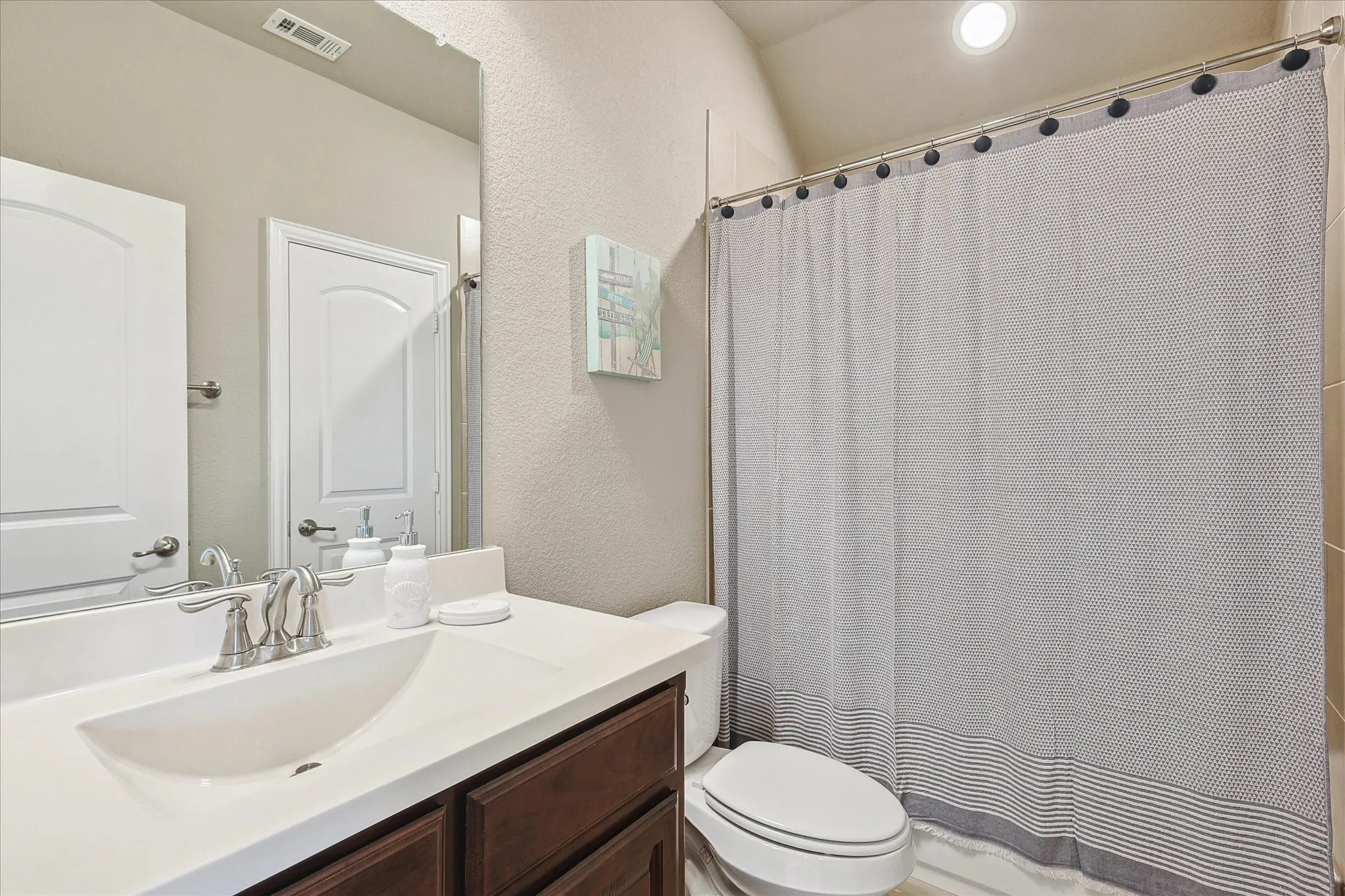 Single Family Residence For Rent in Tarrant County , 4332 Old Grove Way, Fort Worth, Texas 76244, 4 Bedroom, 3 Bathroom, 2 Garage spaces, 2,658 Sqft, built in 2015, mls#21390708, Real Estate Agent in Fort Worth, Homes For Rent in Tarrant county, Homes For Rent in Fort Worth, Realtor in Fort Worth Texas, Real Estate Brokerage Independent Realty Texas, Luminita Cordes Realtor