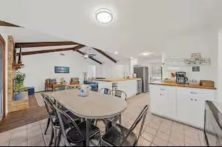 Single Family Residence For Sale in Mc Lennan County , 501 Aspen Incline Drive, Hewitt, Texas 76643, 4 Bedroom, 2 Bathroom, 2 Garage spaces, 1,944 Sqft, built in 1979, mls#21387994, Real Estate Agent in Hewitt, Homes For Sale in Mc Lennan county, Homes For Sale in Hewitt, Realtor in Hewitt Texas, Real Estate Brokerage Independent Realty Texas, Luminita Cordes Realtor