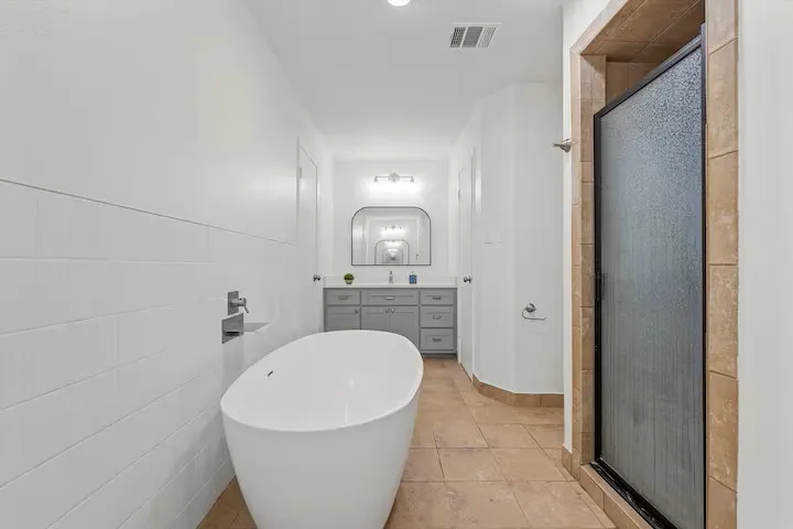 Single Family Residence For Sale in Mc Lennan County , 501 Aspen Incline Drive, Hewitt, Texas 76643, 4 Bedroom, 2 Bathroom, 2 Garage spaces, 1,944 Sqft, built in 1979, mls#21387994, Real Estate Agent in Hewitt, Homes For Sale in Mc Lennan county, Homes For Sale in Hewitt, Realtor in Hewitt Texas, Real Estate Brokerage Independent Realty Texas, Luminita Cordes Realtor