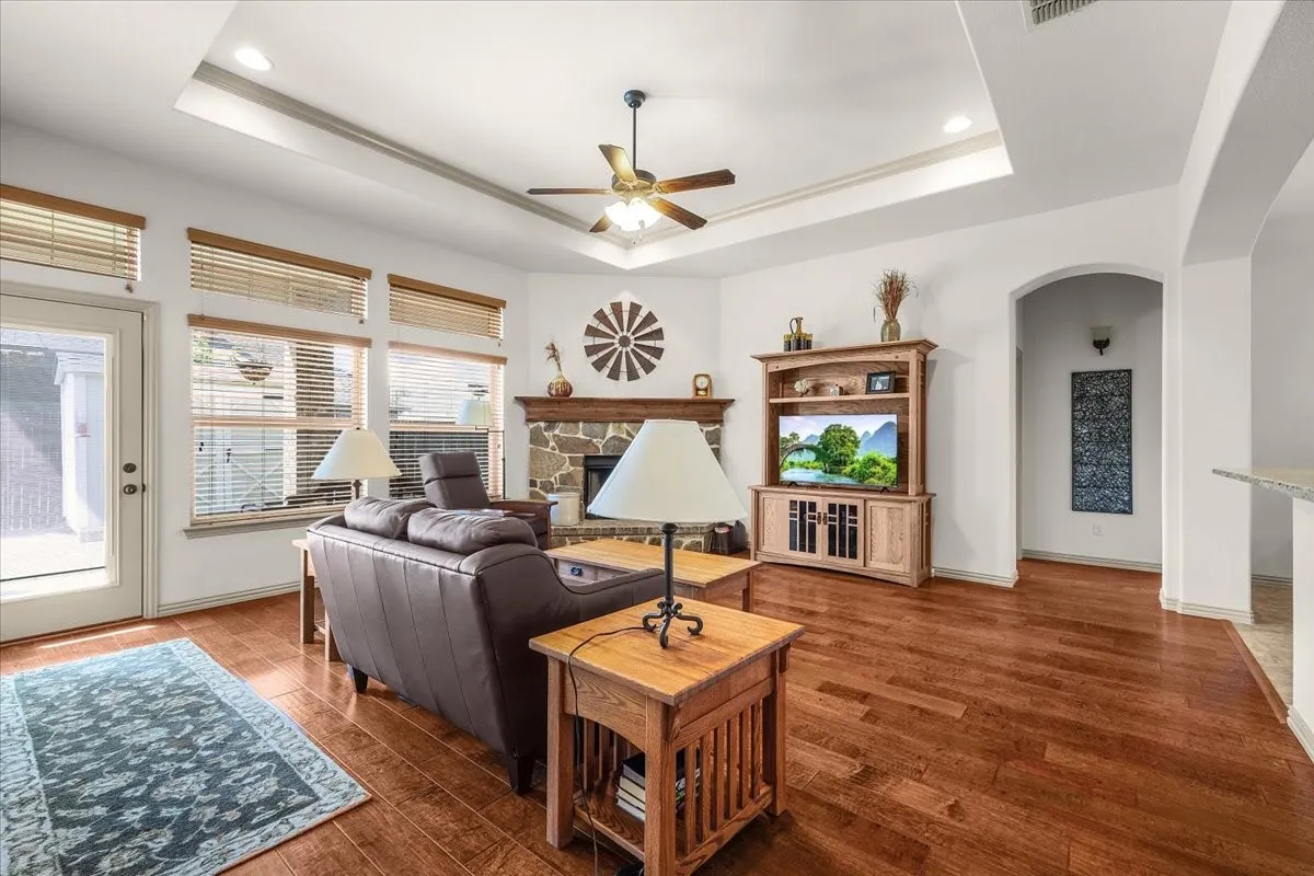 Single Family Residence For Sale in Parker County , 113 Cold Track Drive, Willow Park, Texas 76008, 4 Bedroom, 2 Bathroom, 2 Garage spaces, 2,106 Sqft, built in 2014, mls#21384328, Real Estate Agent in Willow Park, Homes For Sale in Parker county, Homes For Sale in Willow Park, Realtor in Willow Park Texas, Real Estate Brokerage Independent Realty Texas, Luminita Cordes Realtor