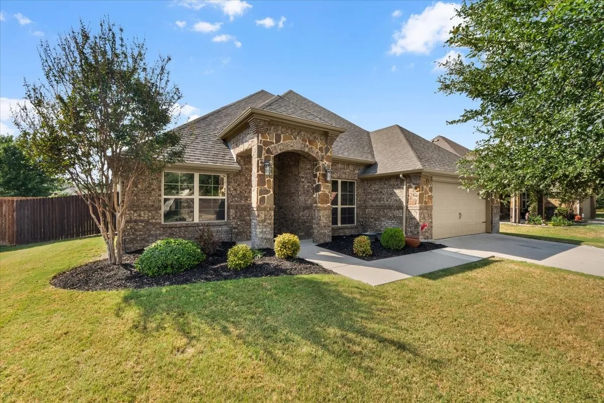 Single Family Residence For Sale