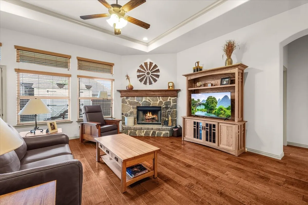 Single Family Residence For Sale in Parker County , 113 Cold Track Drive, Willow Park, Texas 76008, 4 Bedroom, 2 Bathroom, 2 Garage spaces, 2,106 Sqft, built in 2014, mls#21384328, Real Estate Agent in Willow Park, Homes For Sale in Parker county, Homes For Sale in Willow Park, Realtor in Willow Park Texas, Real Estate Brokerage Independent Realty Texas, Luminita Cordes Realtor