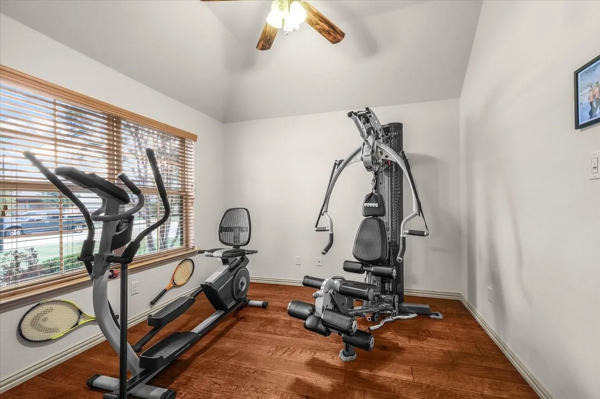 Single Family Residence For Sale in Parker County , 113 Cold Track Drive, Willow Park, Texas 76008, 4 Bedroom, 2 Bathroom, 2 Garage spaces, 2,106 Sqft, built in 2014, mls#21384328, Real Estate Agent in Willow Park, Homes For Sale in Parker county, Homes For Sale in Willow Park, Realtor in Willow Park Texas, Real Estate Brokerage Independent Realty Texas, Luminita Cordes Realtor