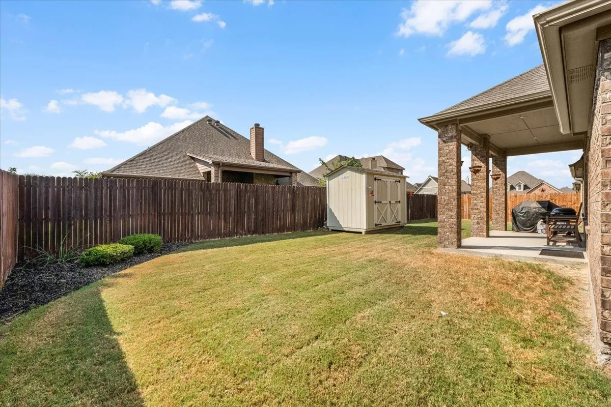 Single Family Residence For Sale in Parker County , 113 Cold Track Drive, Willow Park, Texas 76008, 4 Bedroom, 2 Bathroom, 2 Garage spaces, 2,106 Sqft, built in 2014, mls#21384328, Real Estate Agent in Willow Park, Homes For Sale in Parker county, Homes For Sale in Willow Park, Realtor in Willow Park Texas, Real Estate Brokerage Independent Realty Texas, Luminita Cordes Realtor